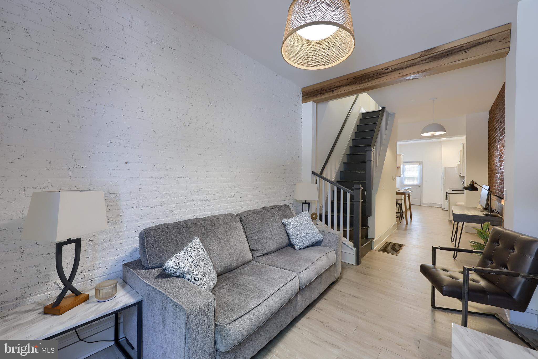 CHESTNUT HILL - Residential