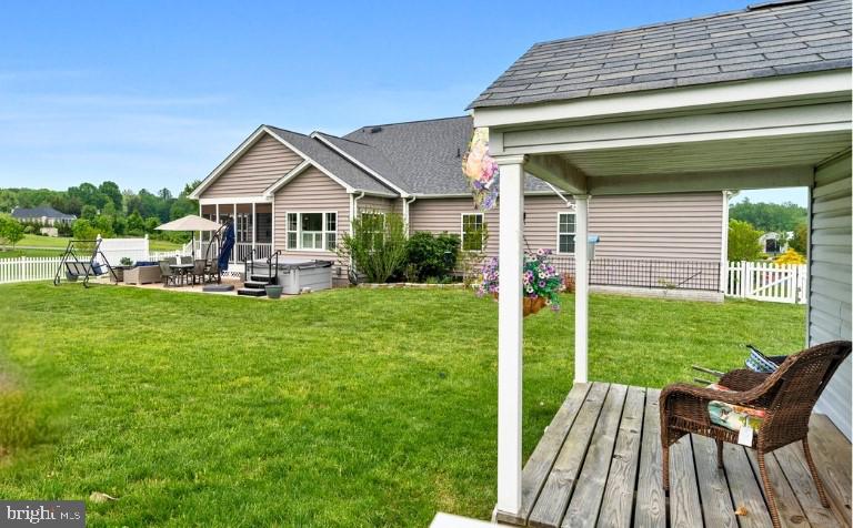 TWIN PONDS - Residential