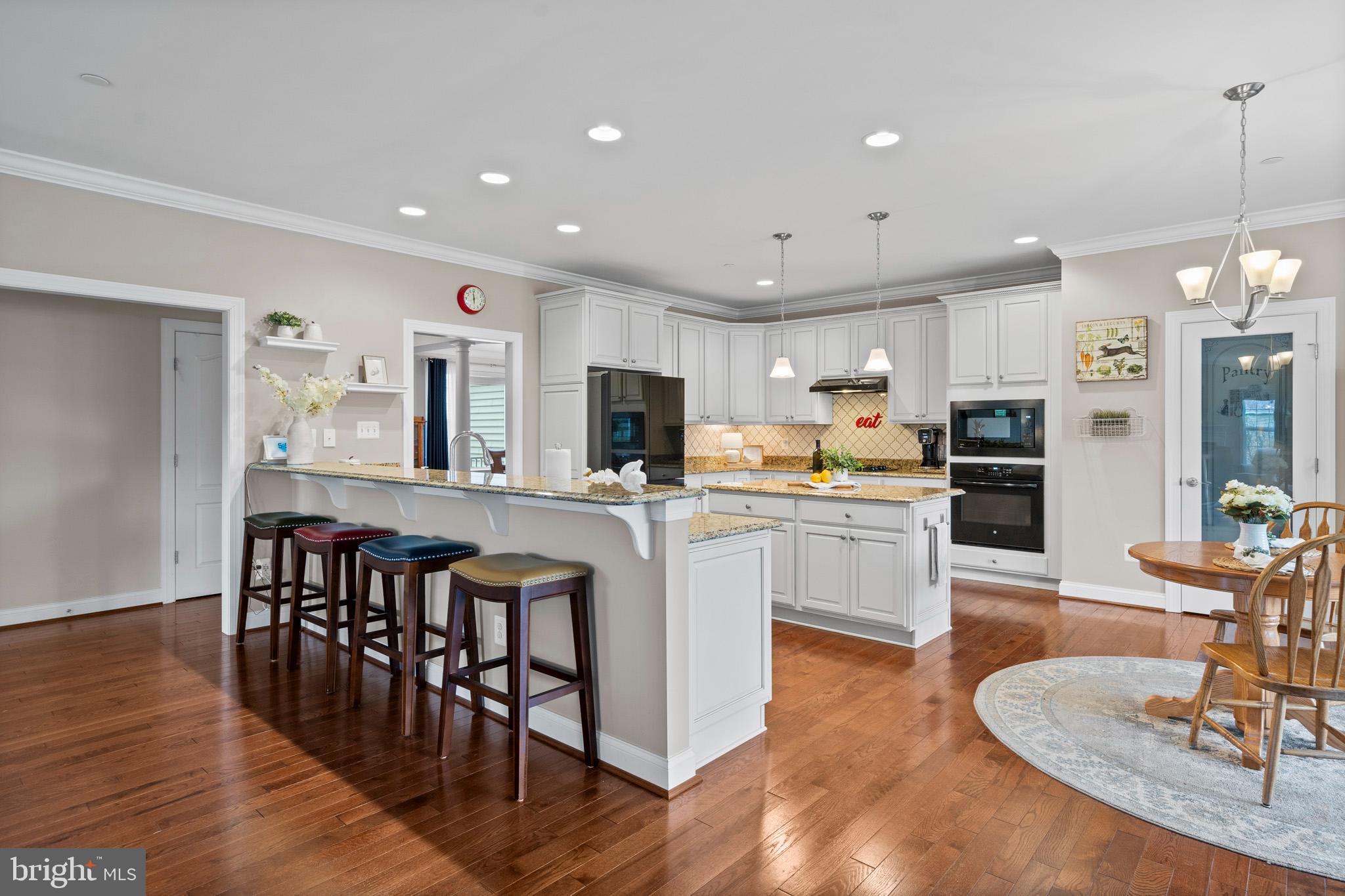 TWIN PONDS - Residential