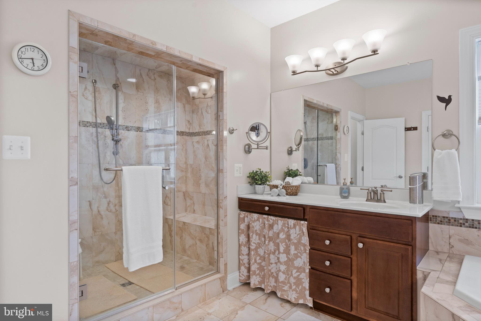 TWIN PONDS - Residential