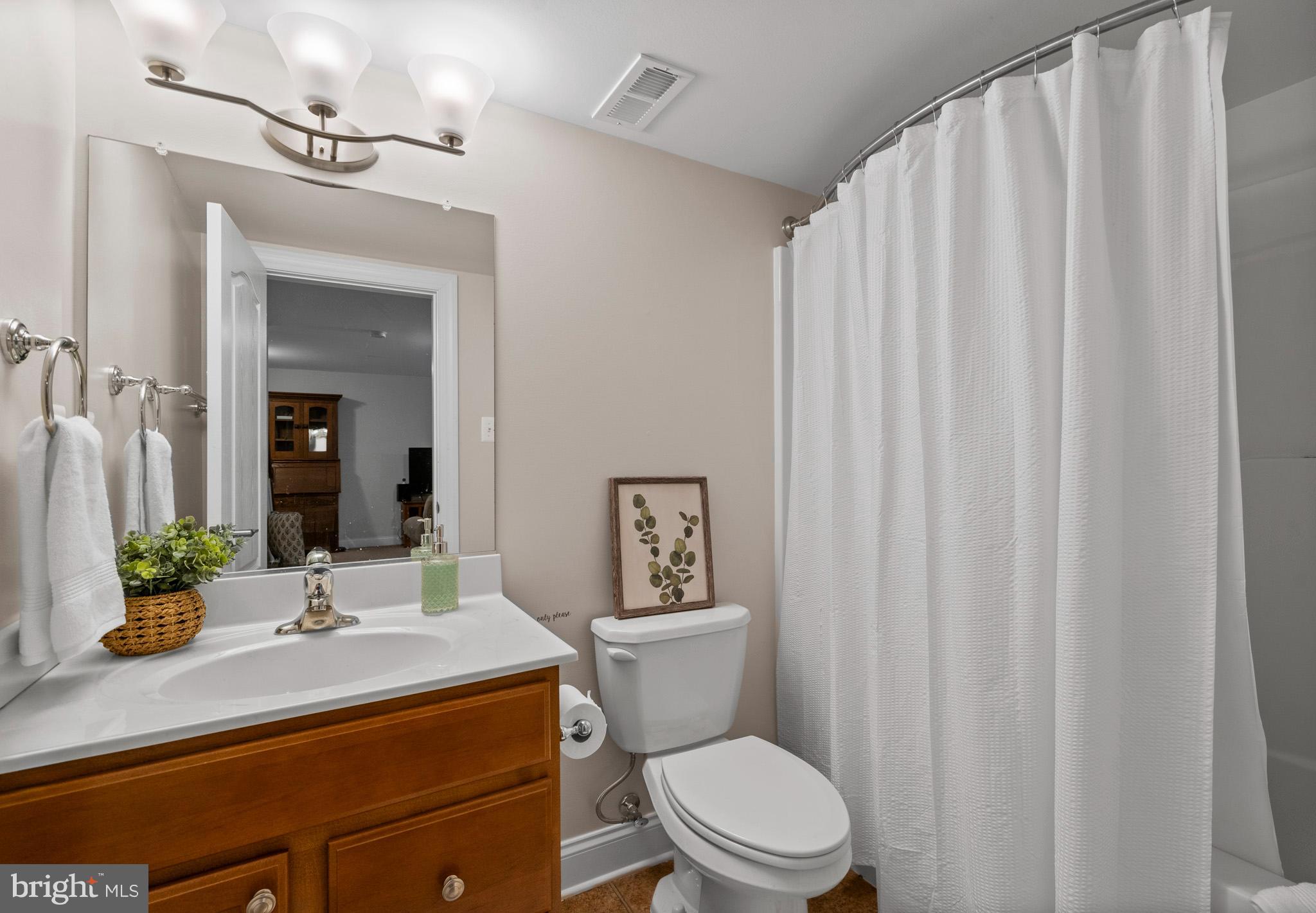 TWIN PONDS - Residential