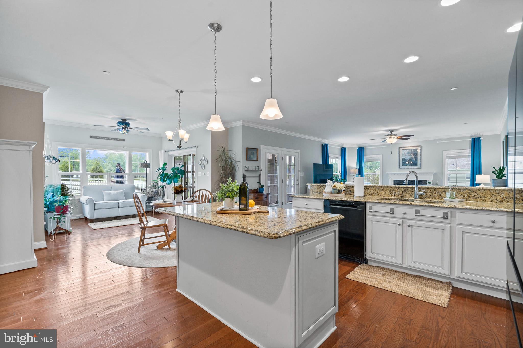 TWIN PONDS - Residential