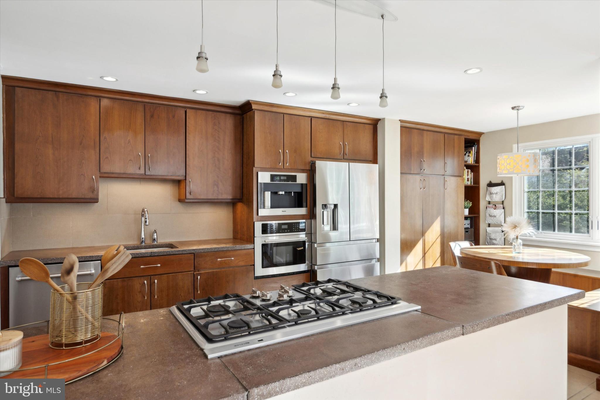 COLLEGE PARK - Residential