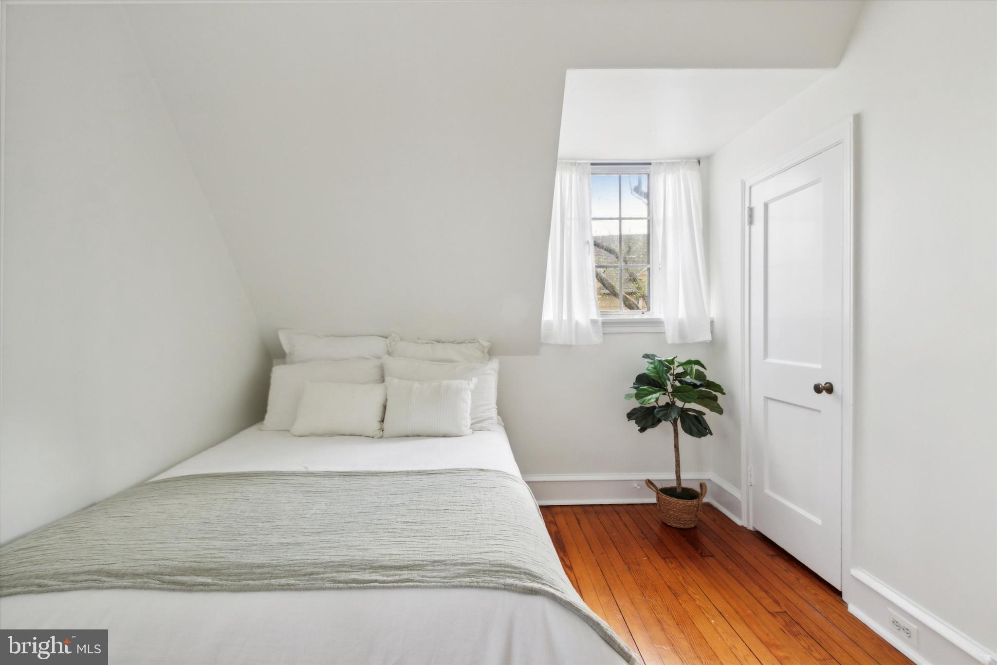 COLLEGE PARK - Residential