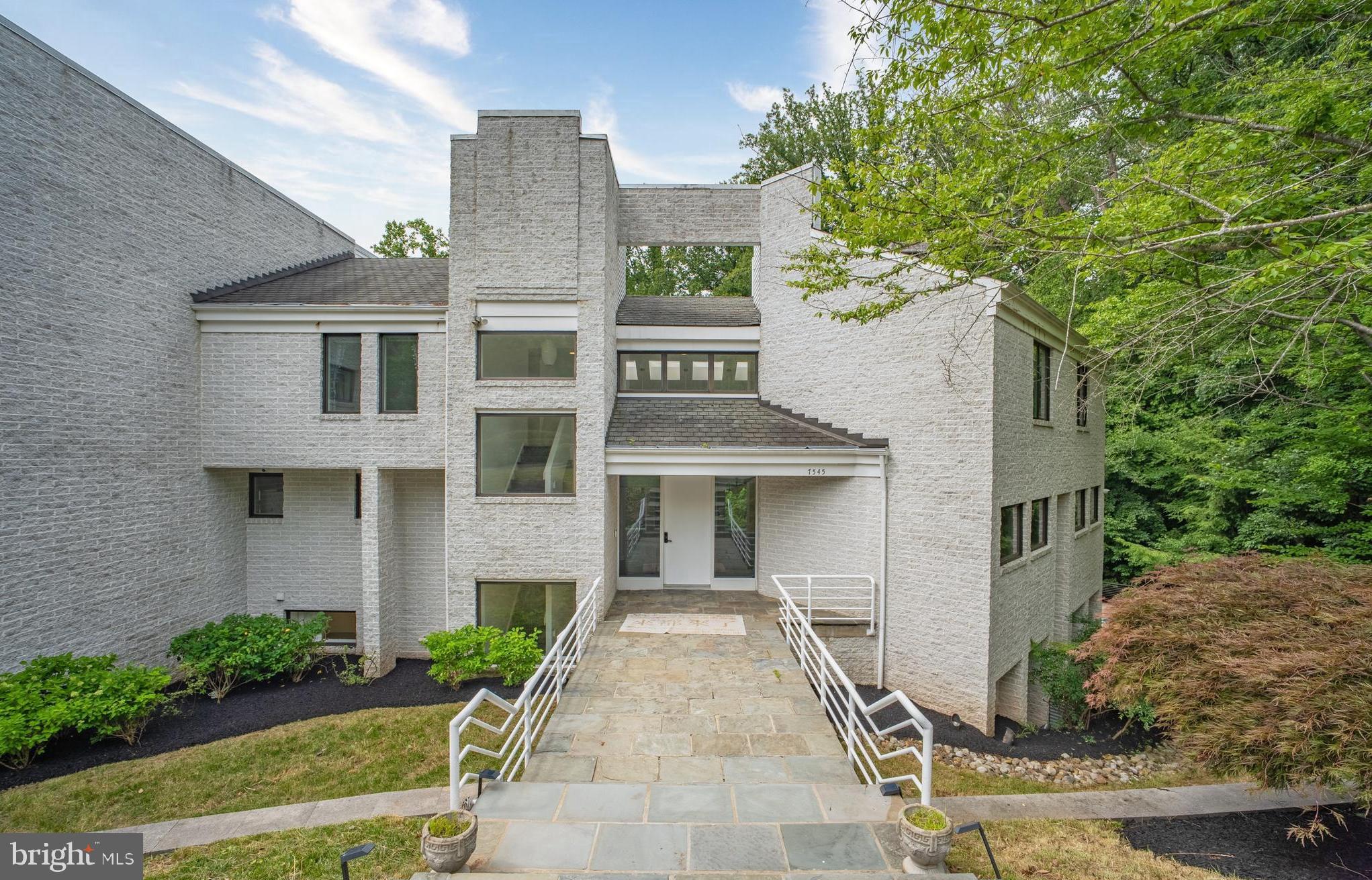 7545 POTOMAC FALL ROAD