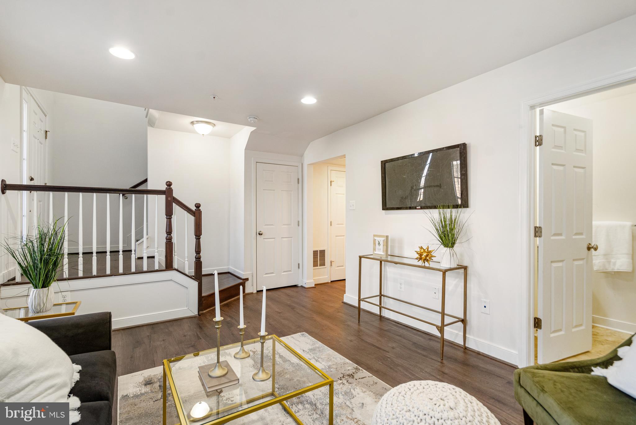 HUNT VALLEY OVERLOOK - Residential