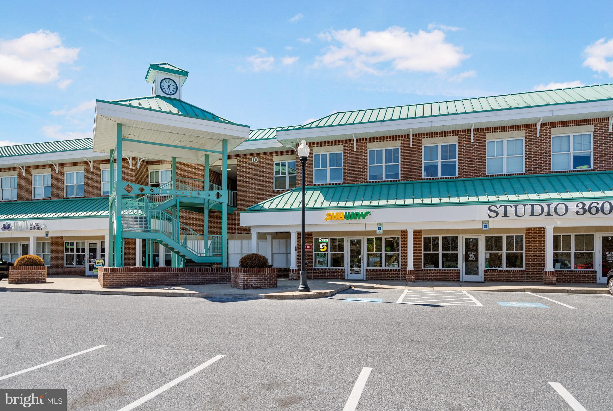 HUNT VALLEY OVERLOOK - Residential