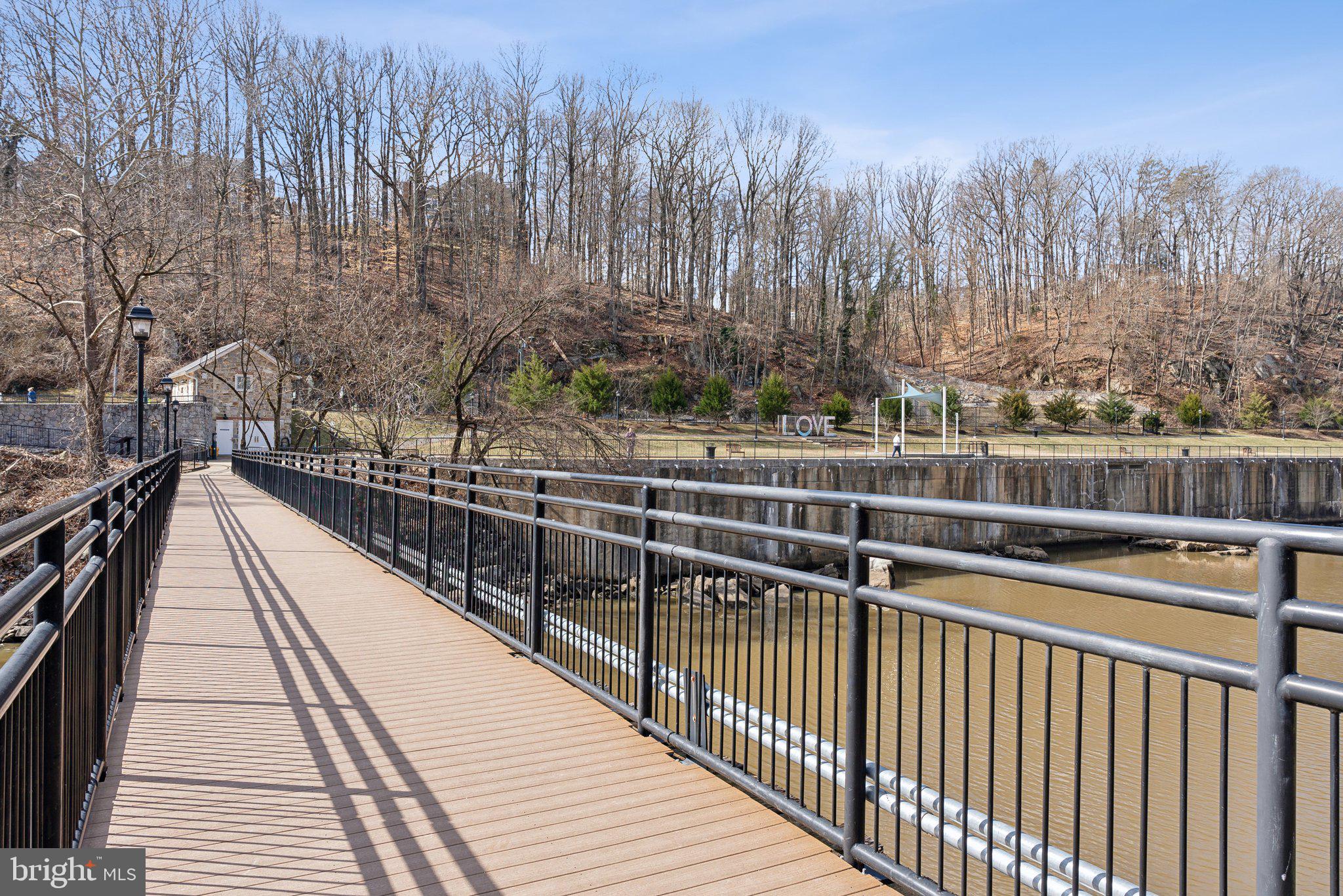 HOLLOWS - Residential