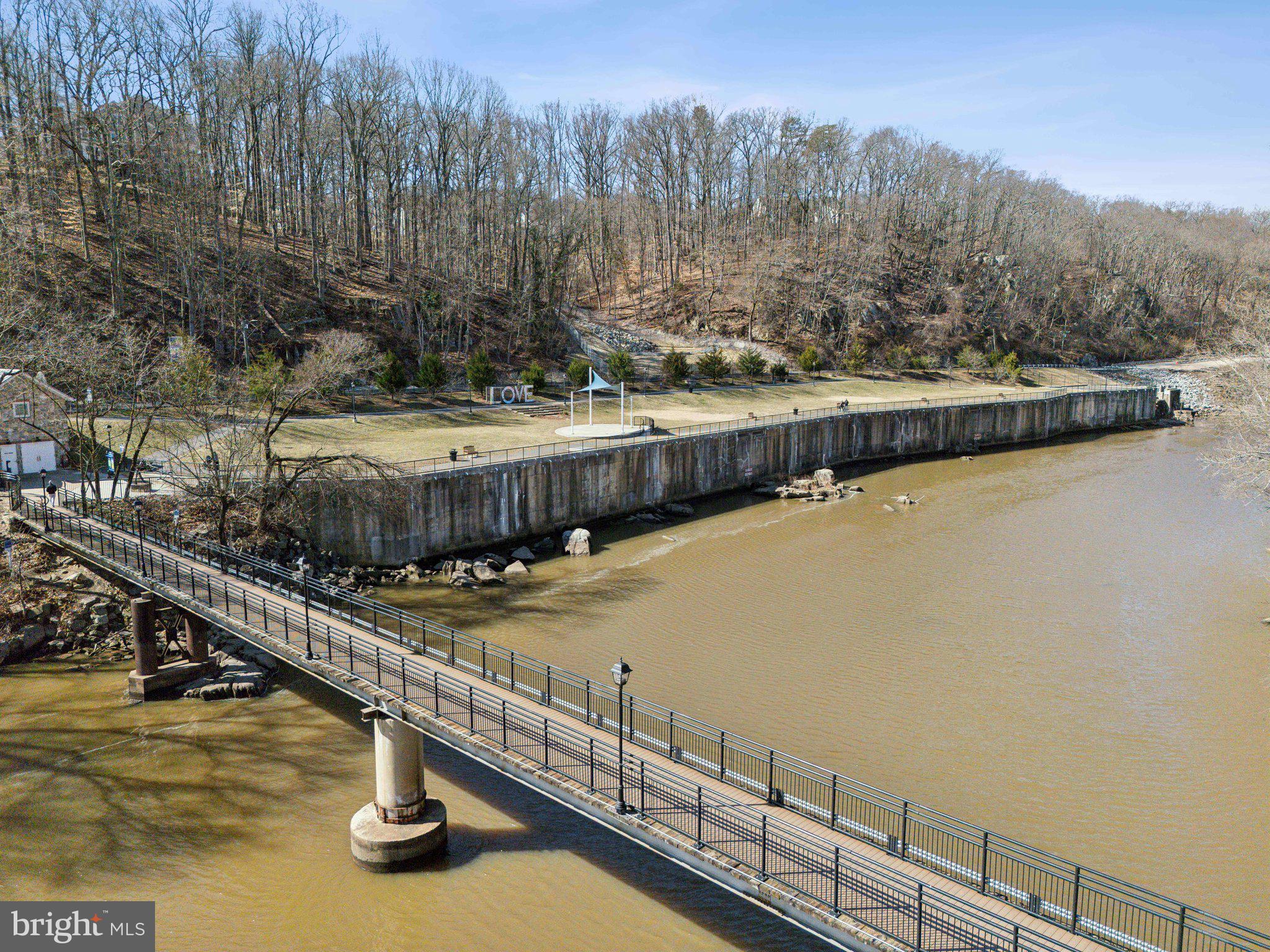 HOLLOWS - Residential