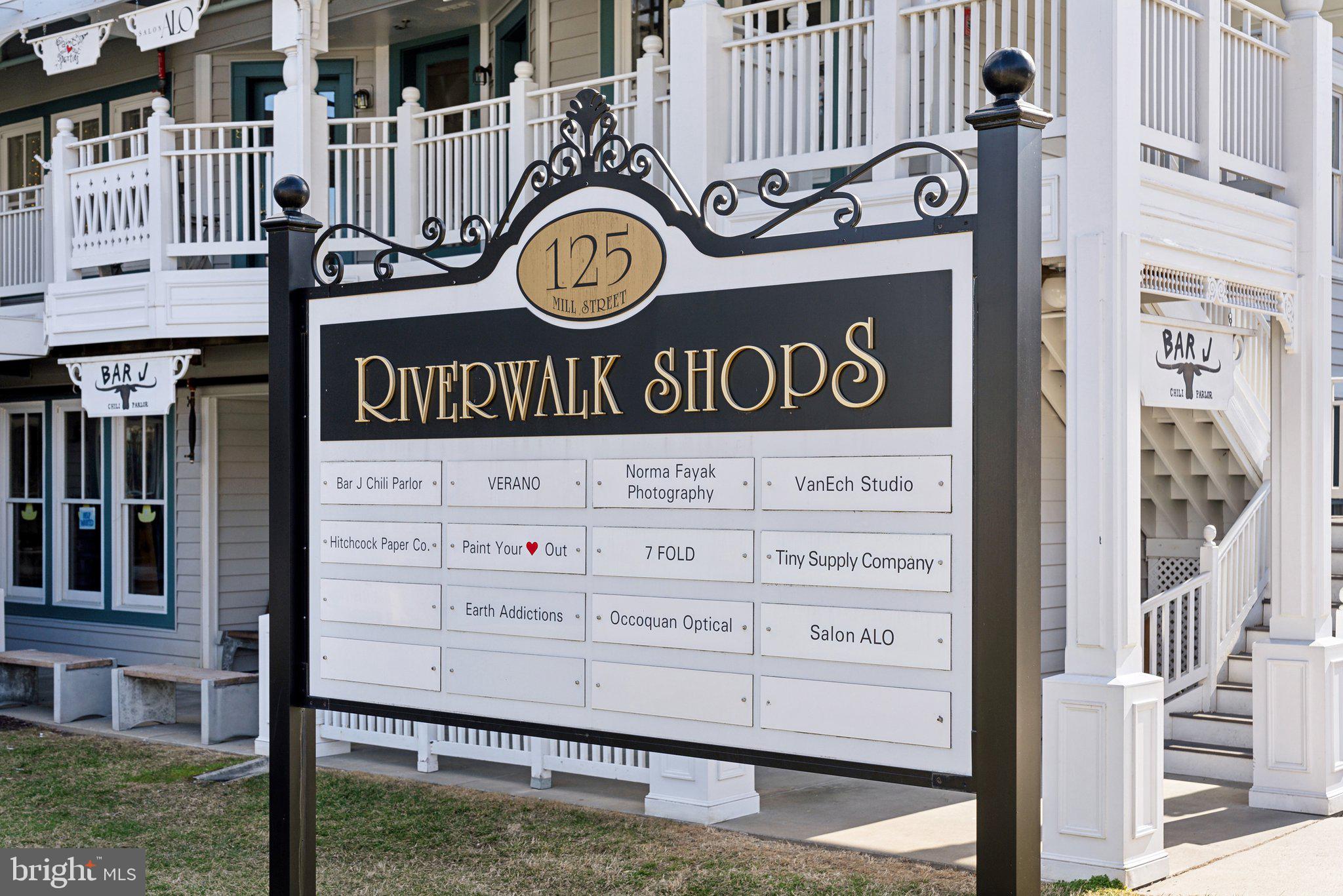 HOLLOWS - Residential