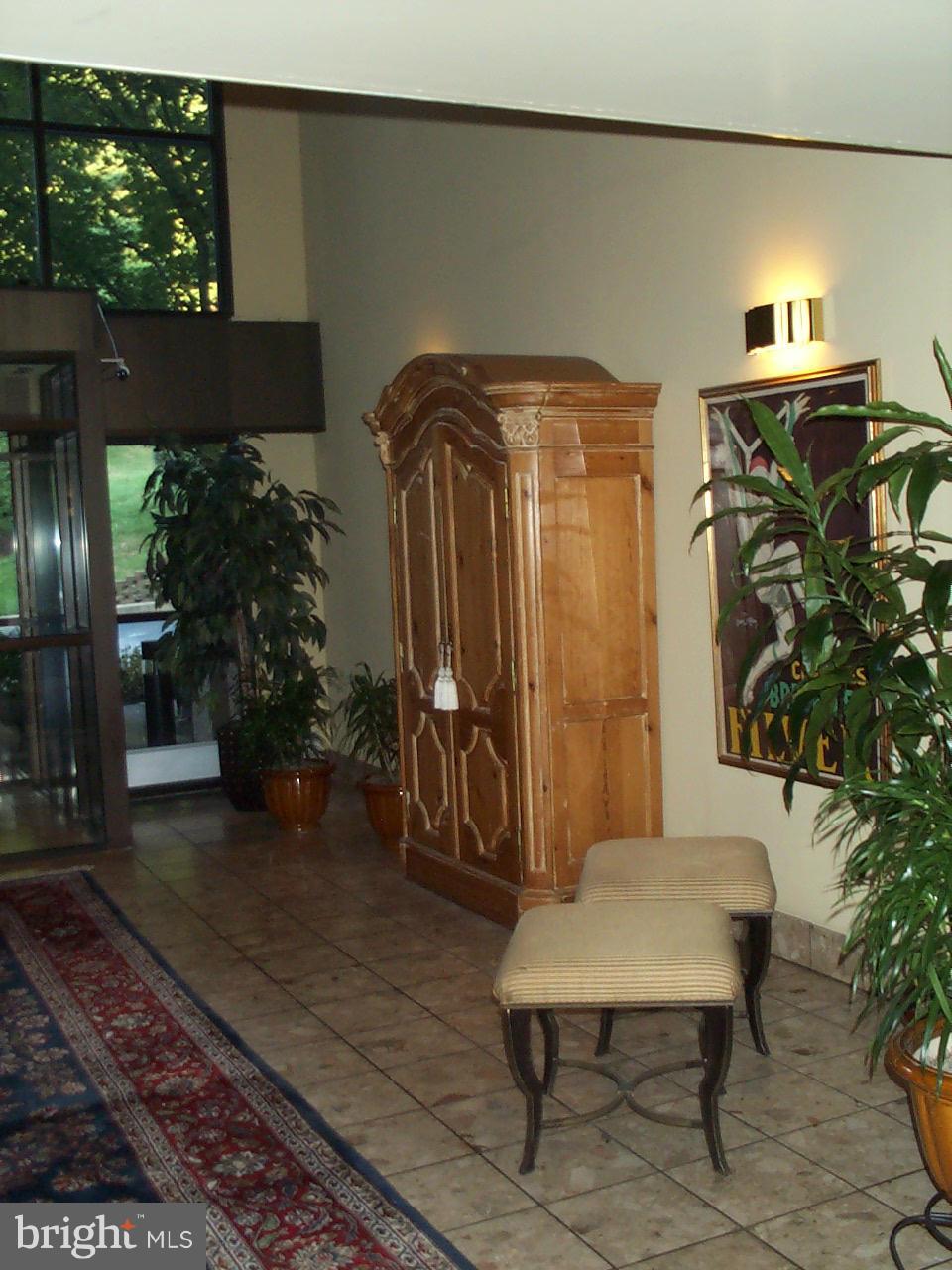 ROLAND PARK - Residential Lease