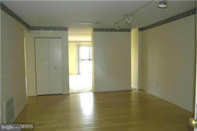 ROLAND PARK - Residential Lease