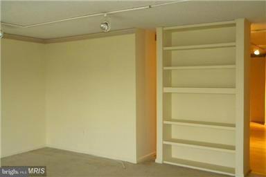 ROLAND PARK - Residential Lease