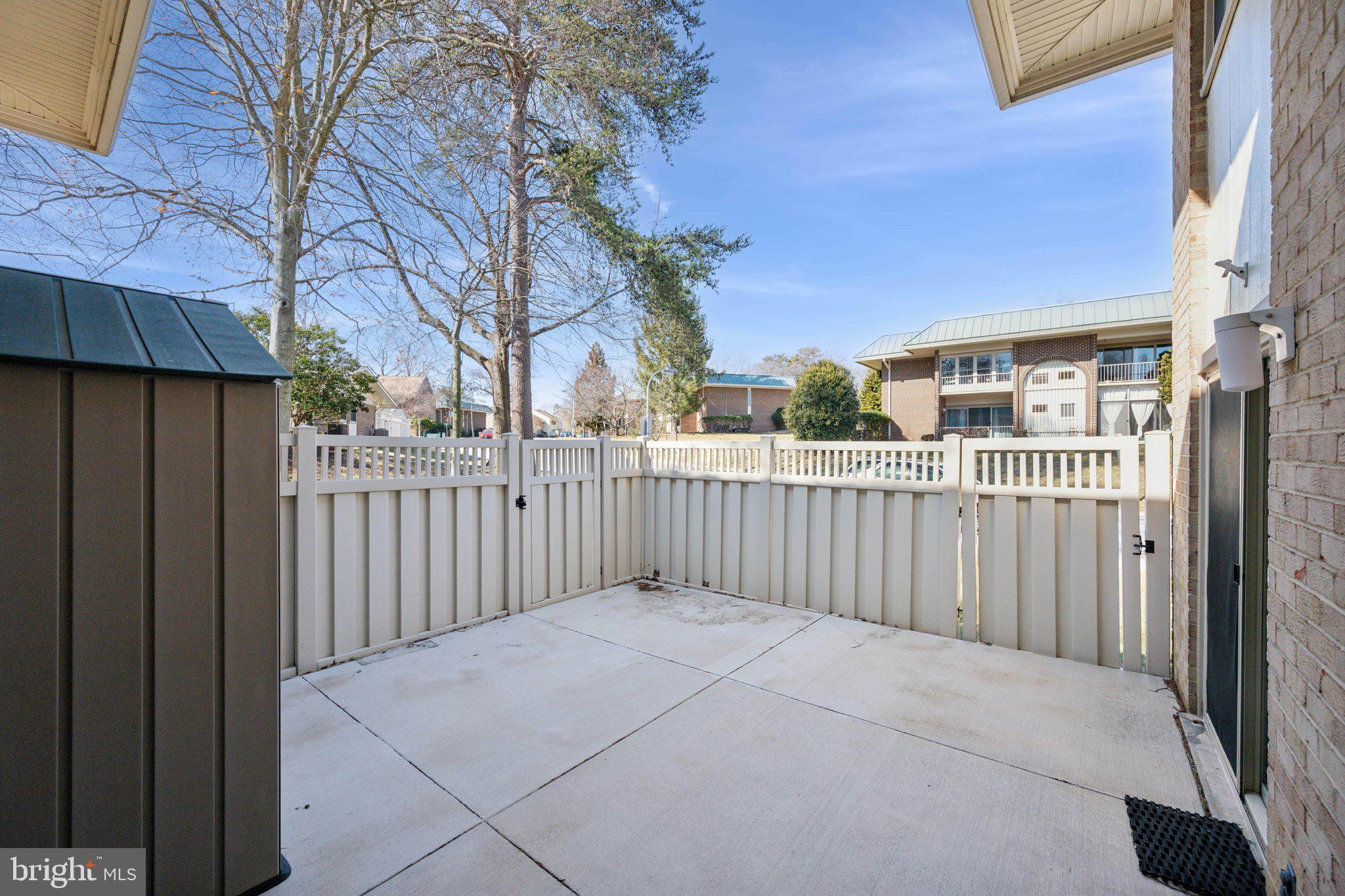 LEISURE WORLD - Residential