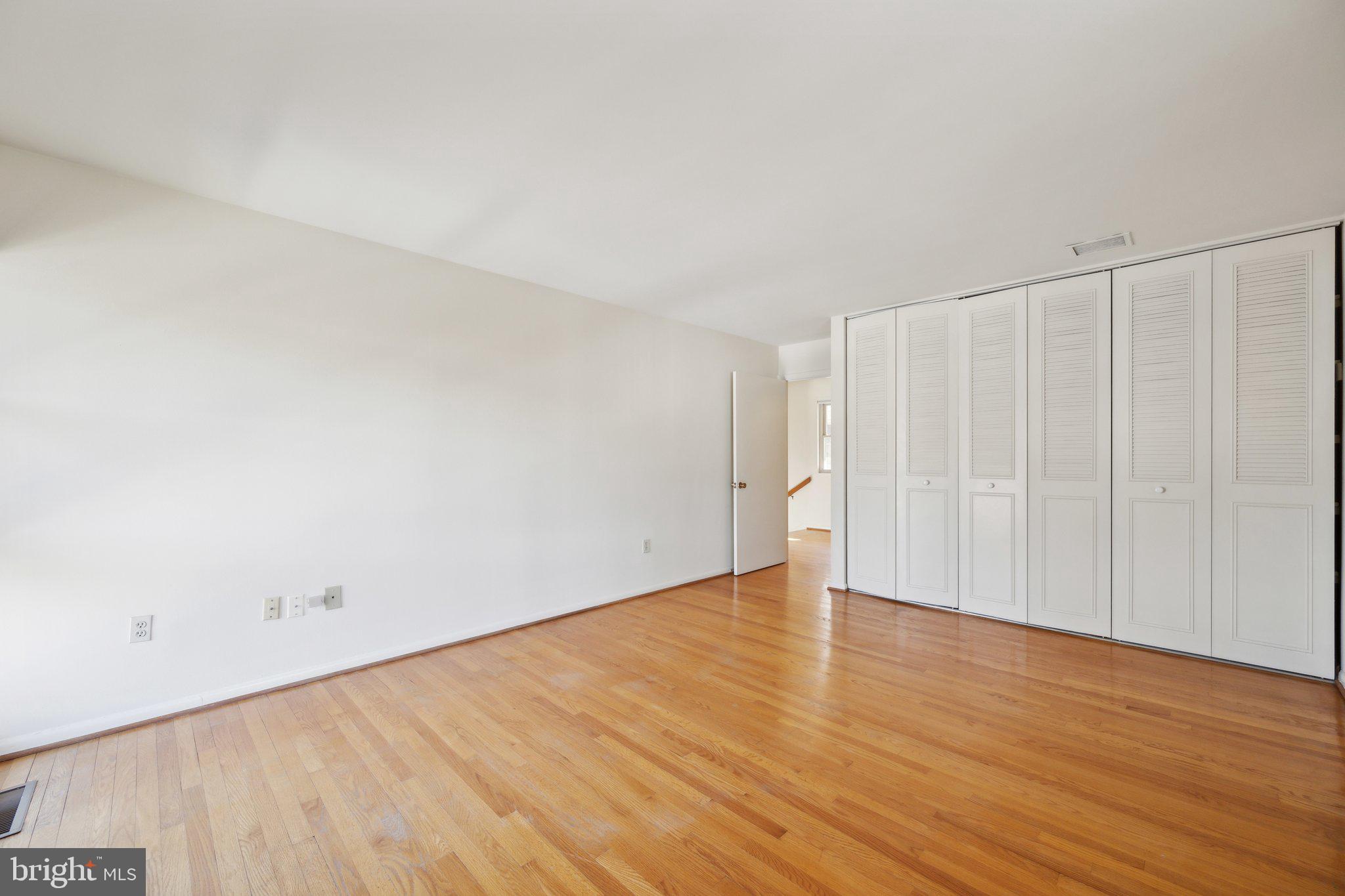 LEISURE WORLD - Residential