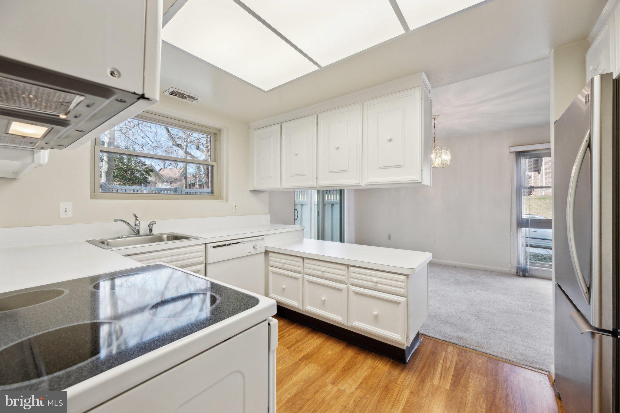 LEISURE WORLD - Residential