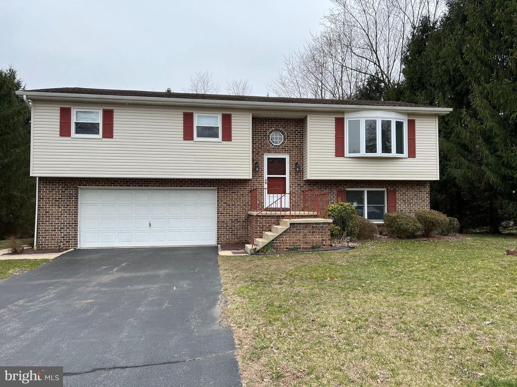 Photo of 334 Allegheny Drive, YORK, PA 17402 (MLS # PAYK2097272)