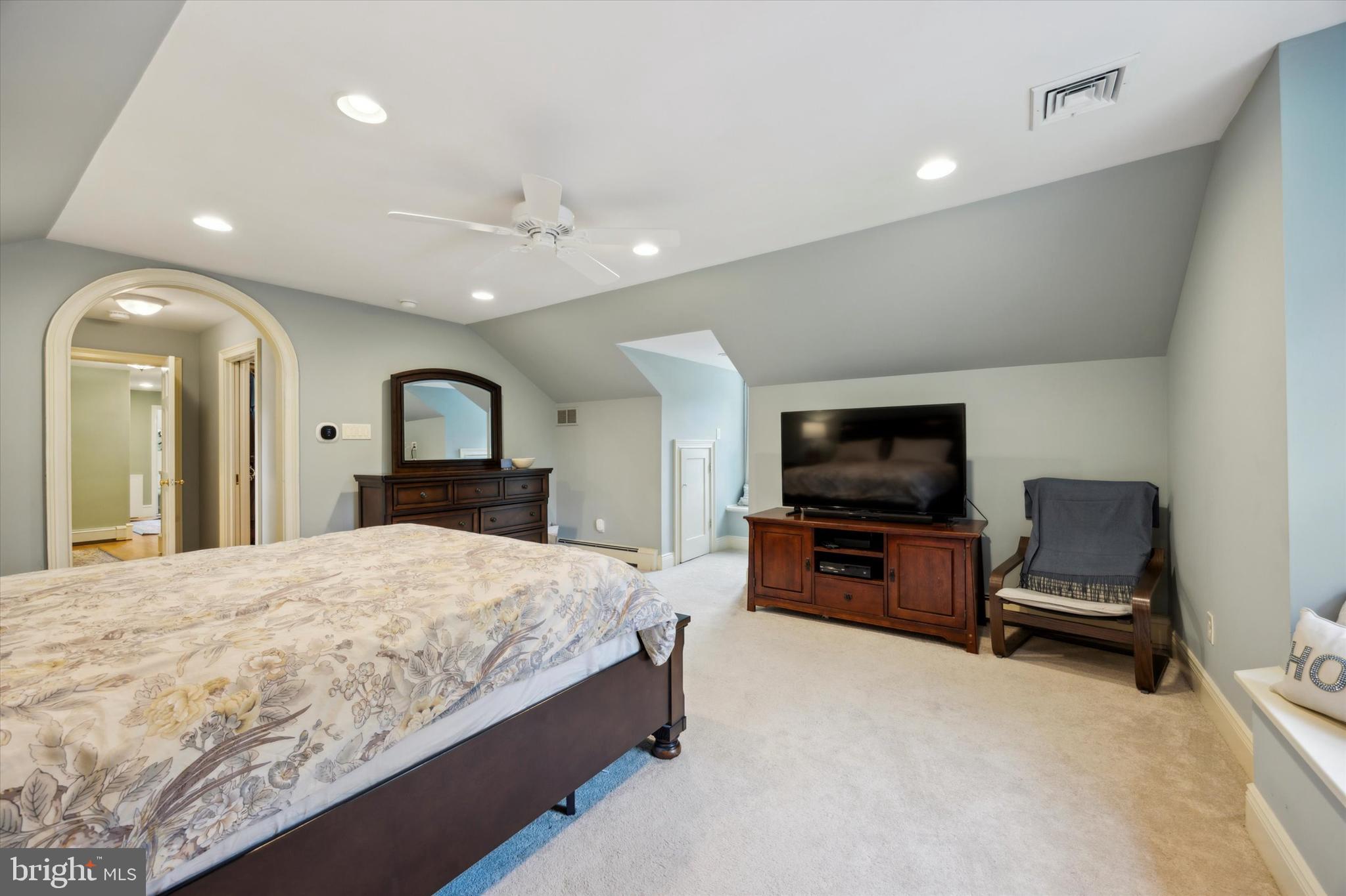 MEADOWBROOK - Residential