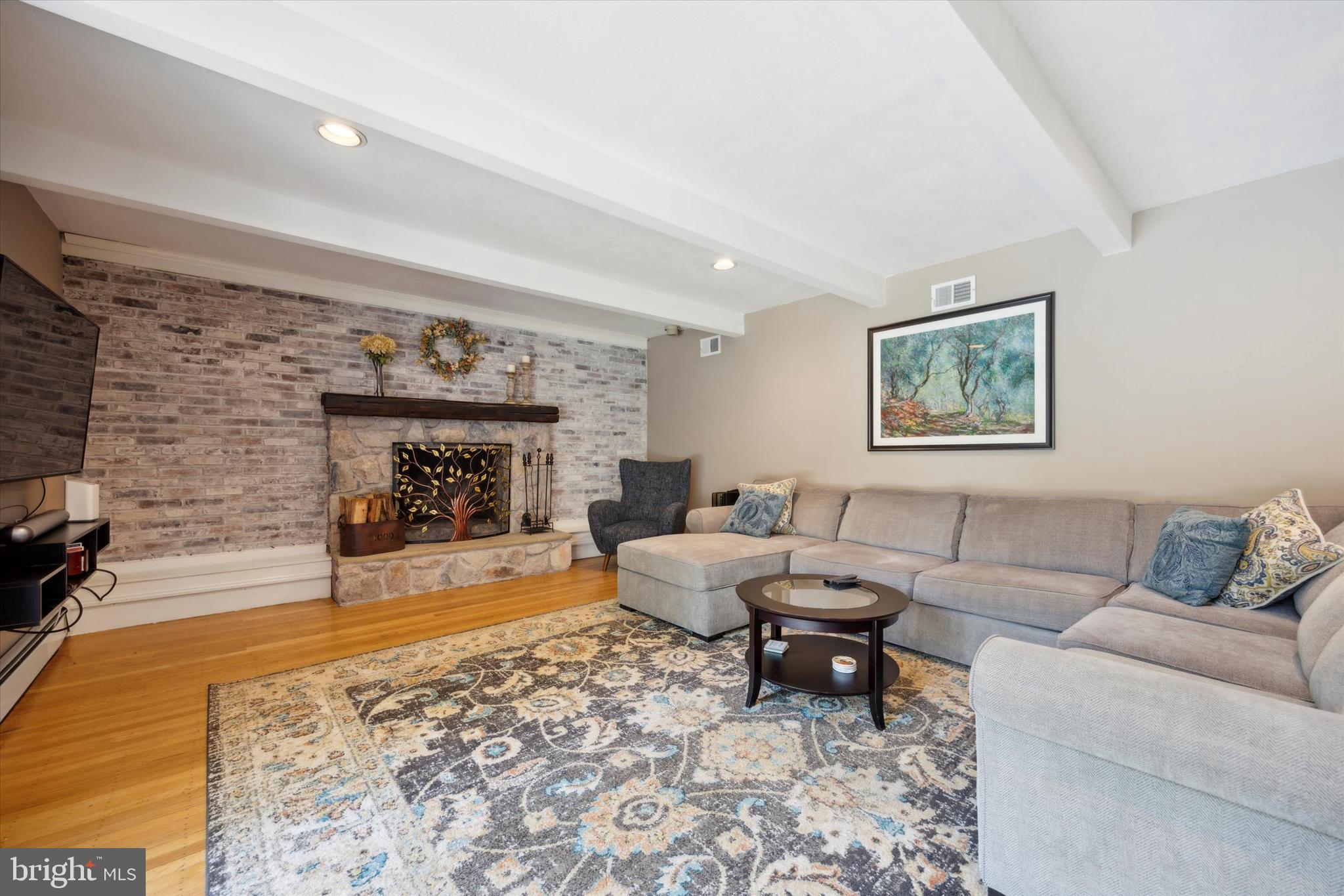 MEADOWBROOK - Residential