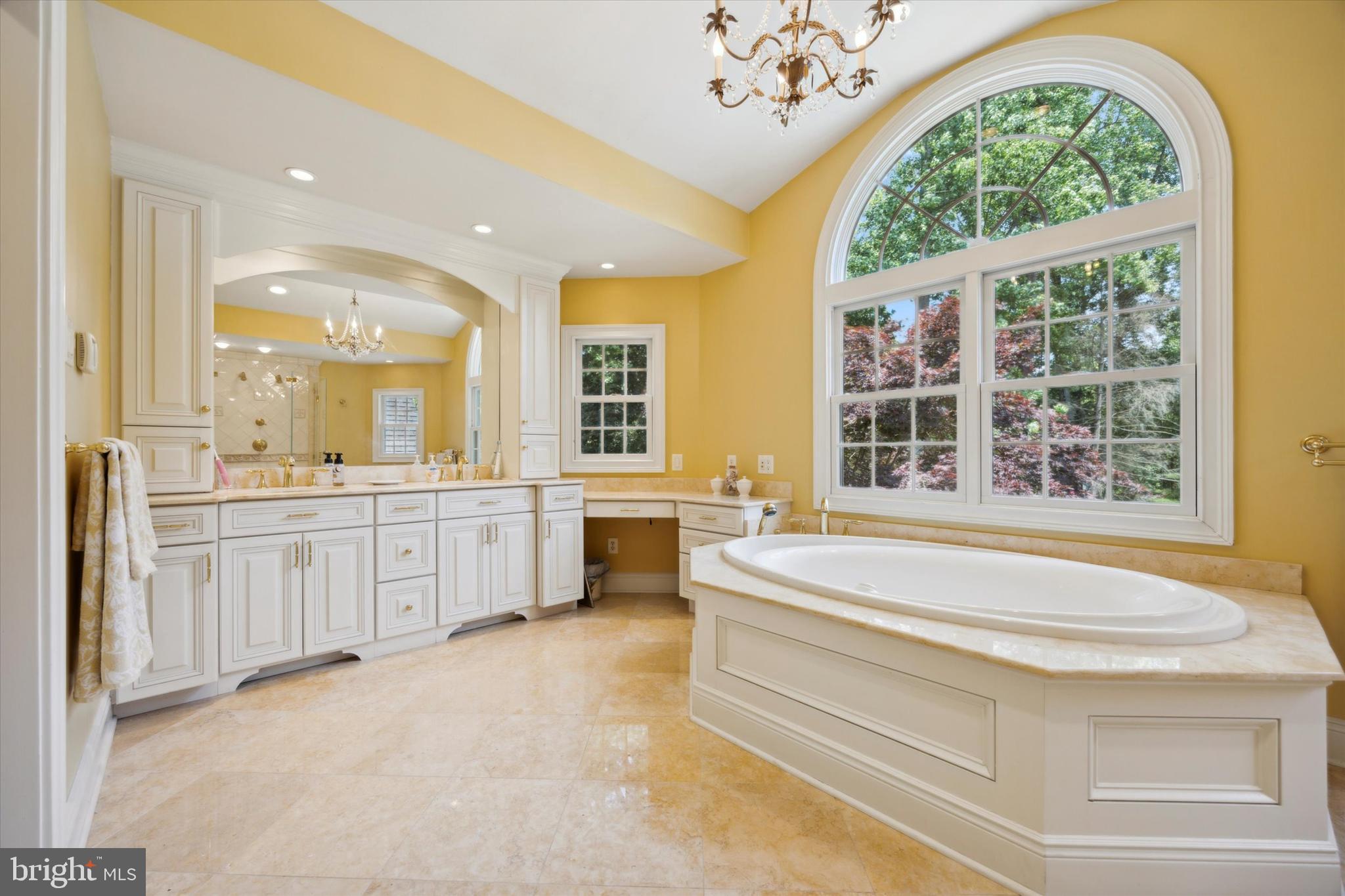 MEADOWBROOK - Residential