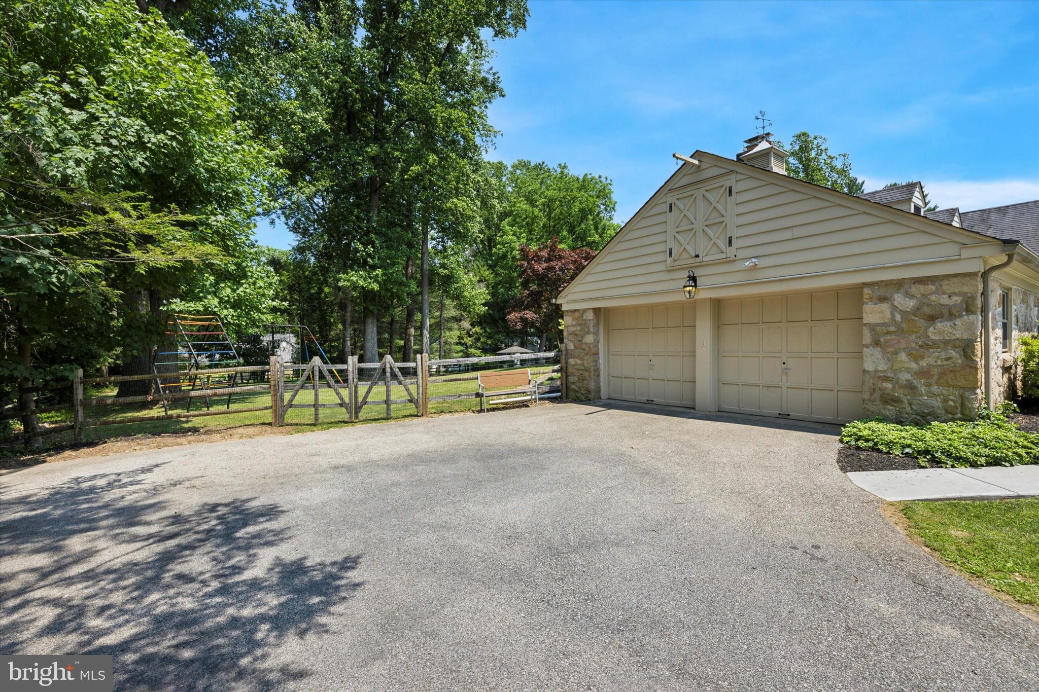 MEADOWBROOK - Residential