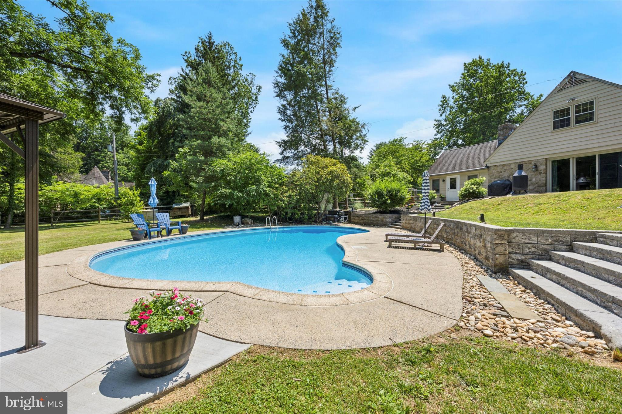 MEADOWBROOK - Residential