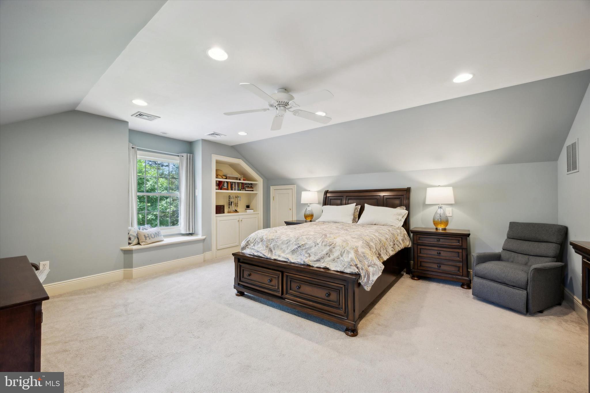 MEADOWBROOK - Residential