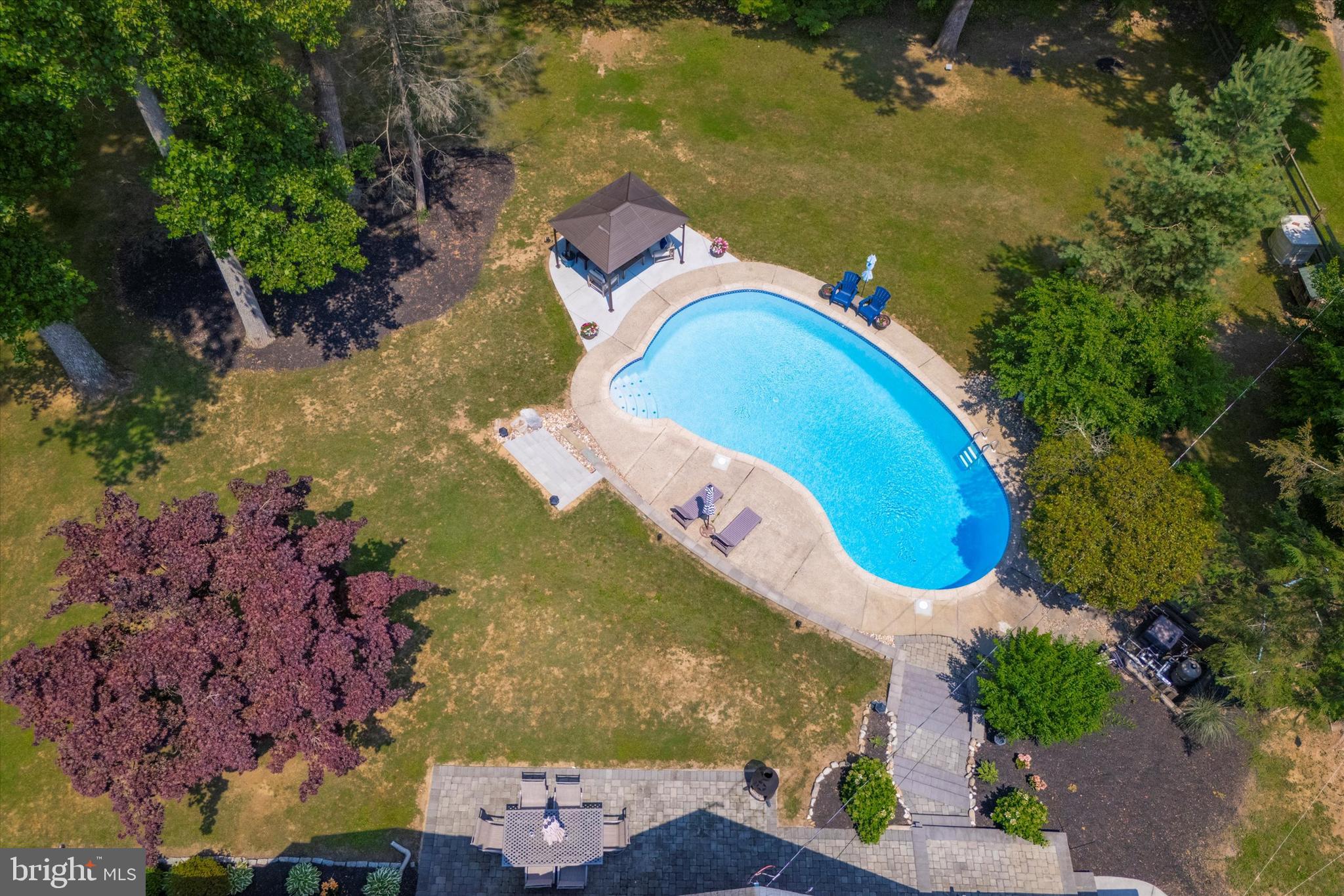 MEADOWBROOK - Residential