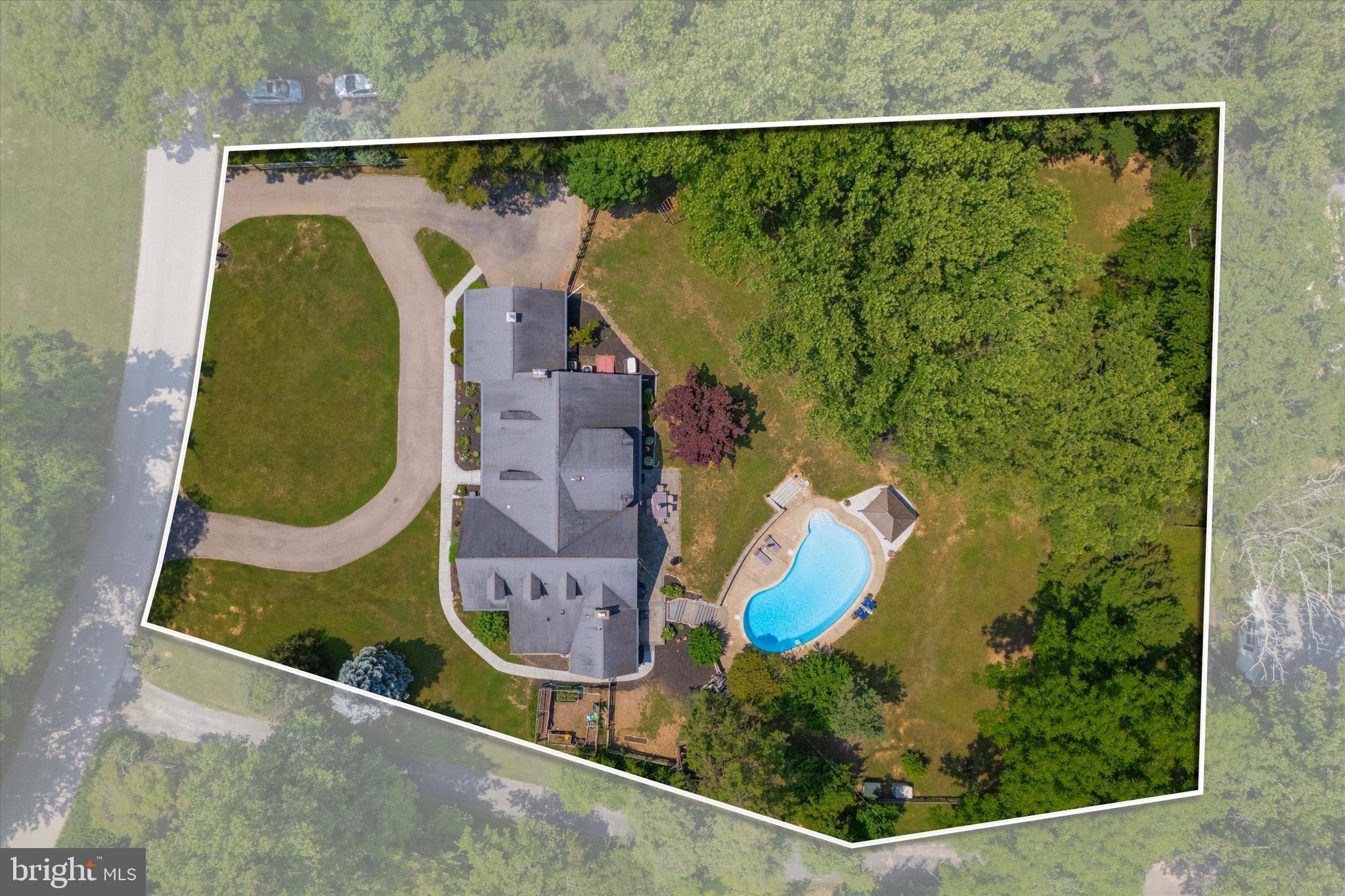 MEADOWBROOK - Residential