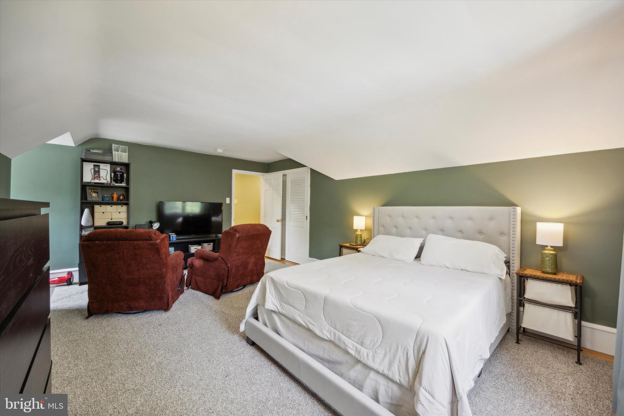 MEADOWBROOK - Residential