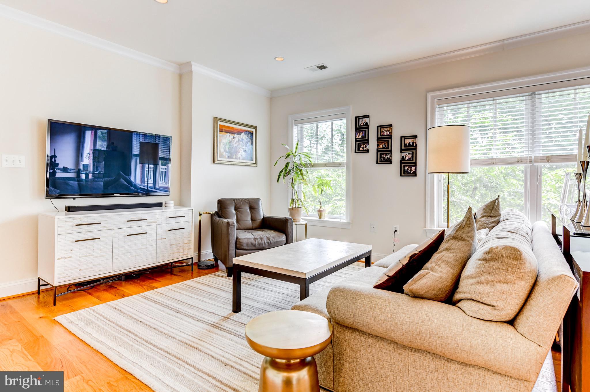 CLARENDON - Residential Lease