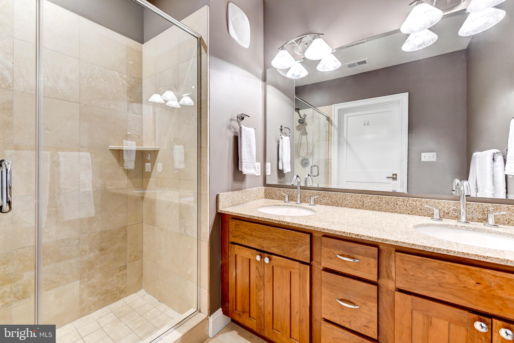 CLARENDON - Residential Lease