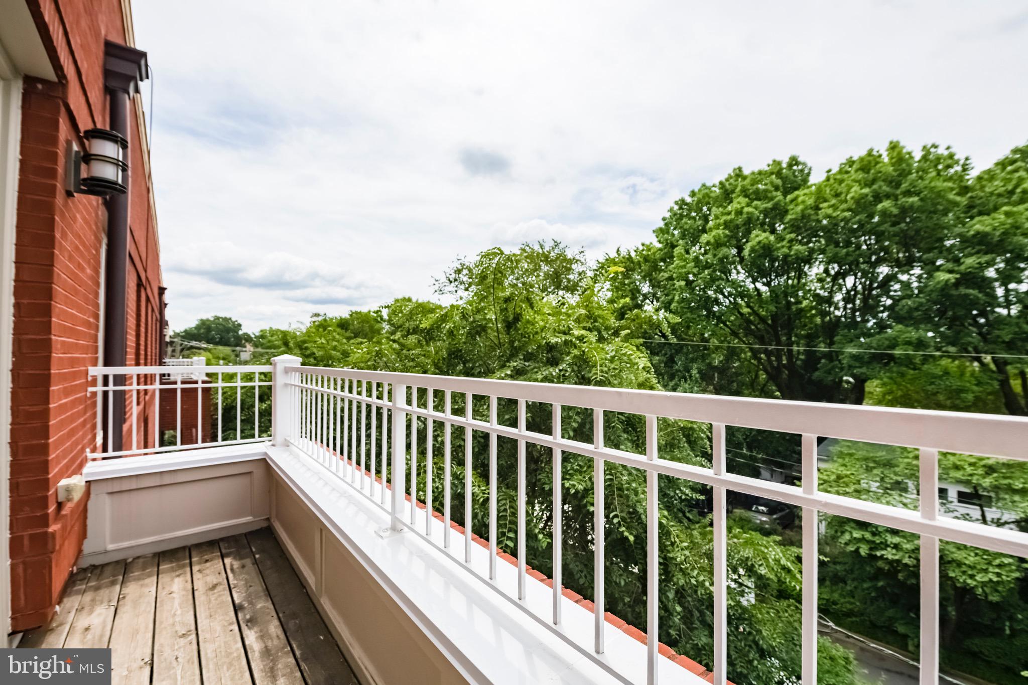 CLARENDON - Residential Lease