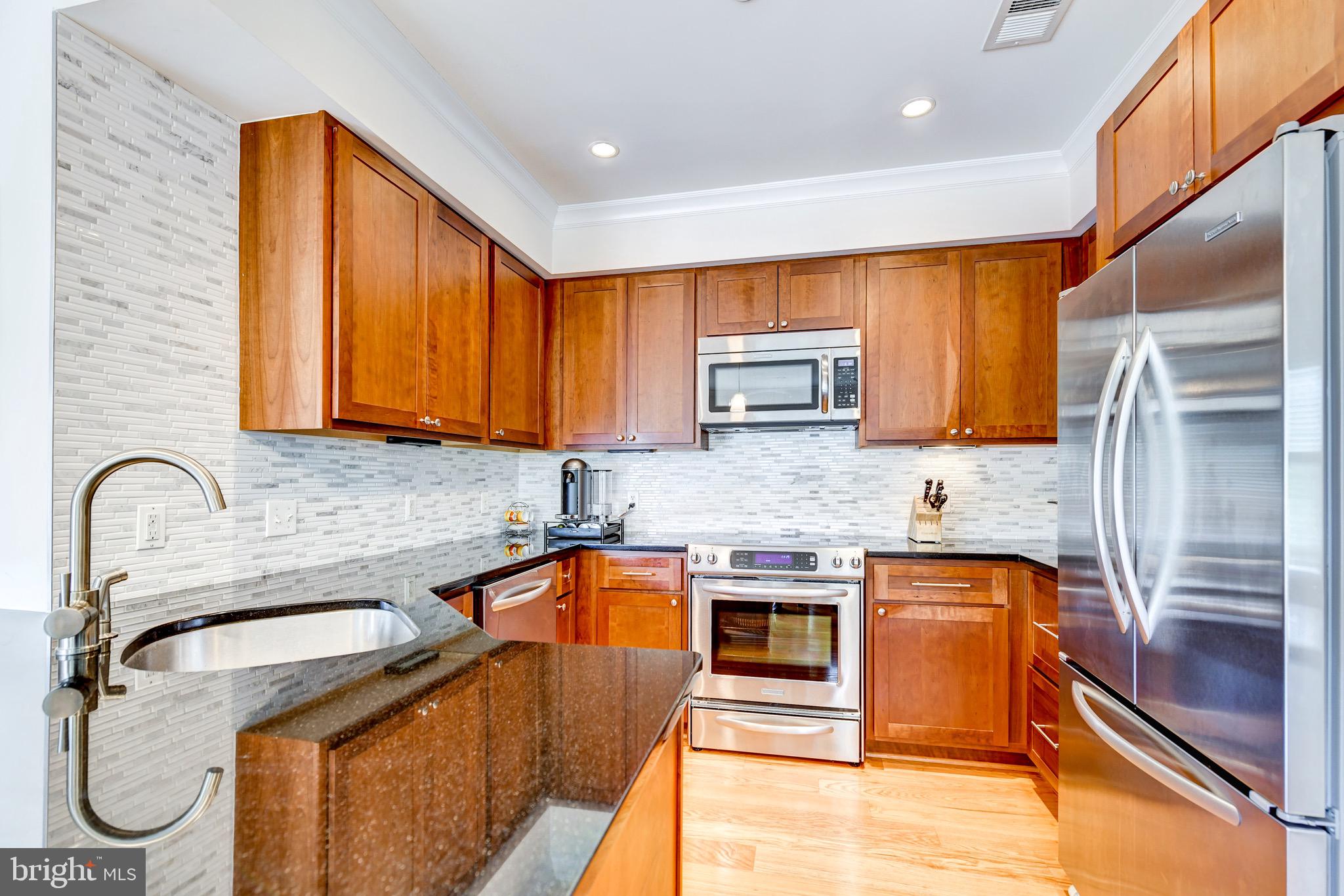 CLARENDON - Residential Lease