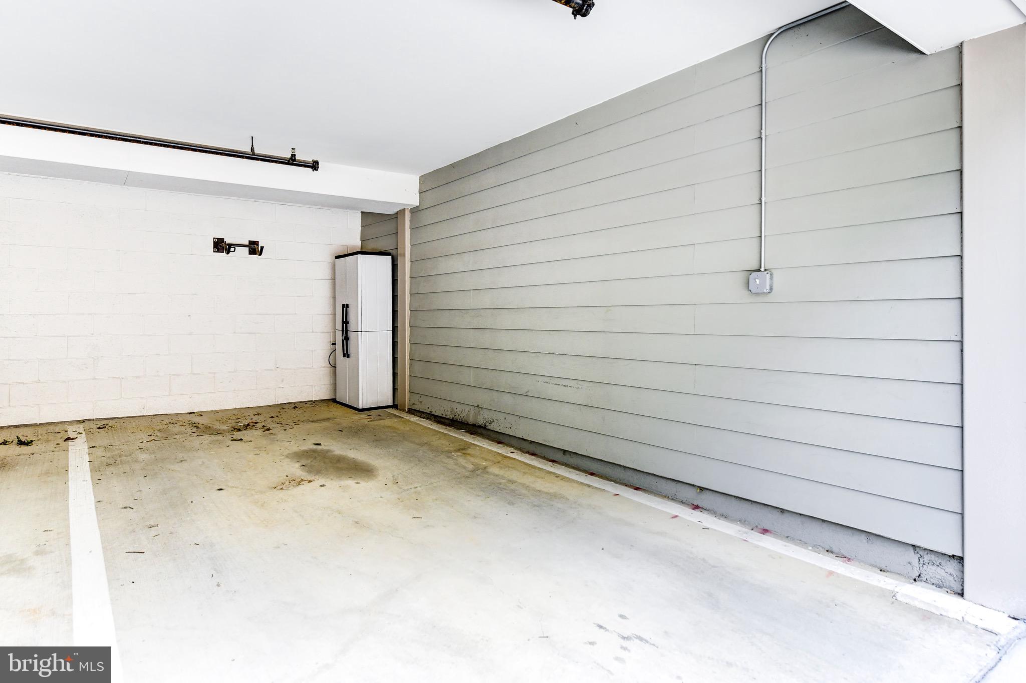 CLARENDON - Residential Lease