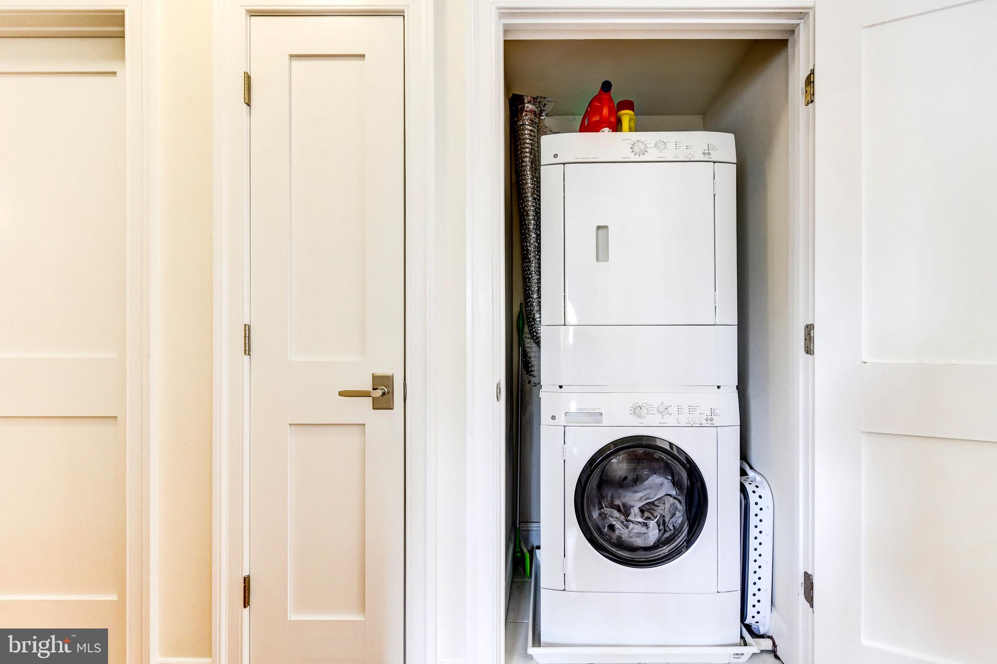 CLARENDON - Residential Lease