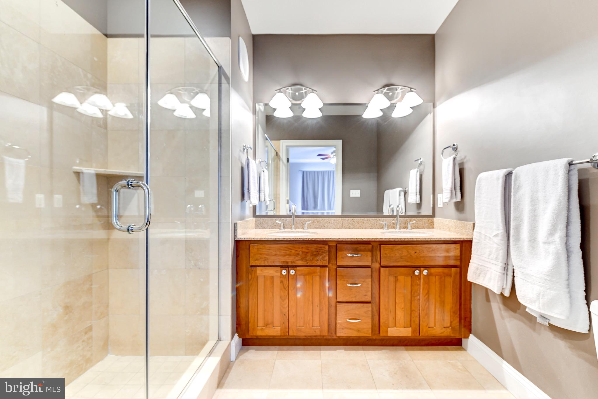 CLARENDON - Residential Lease