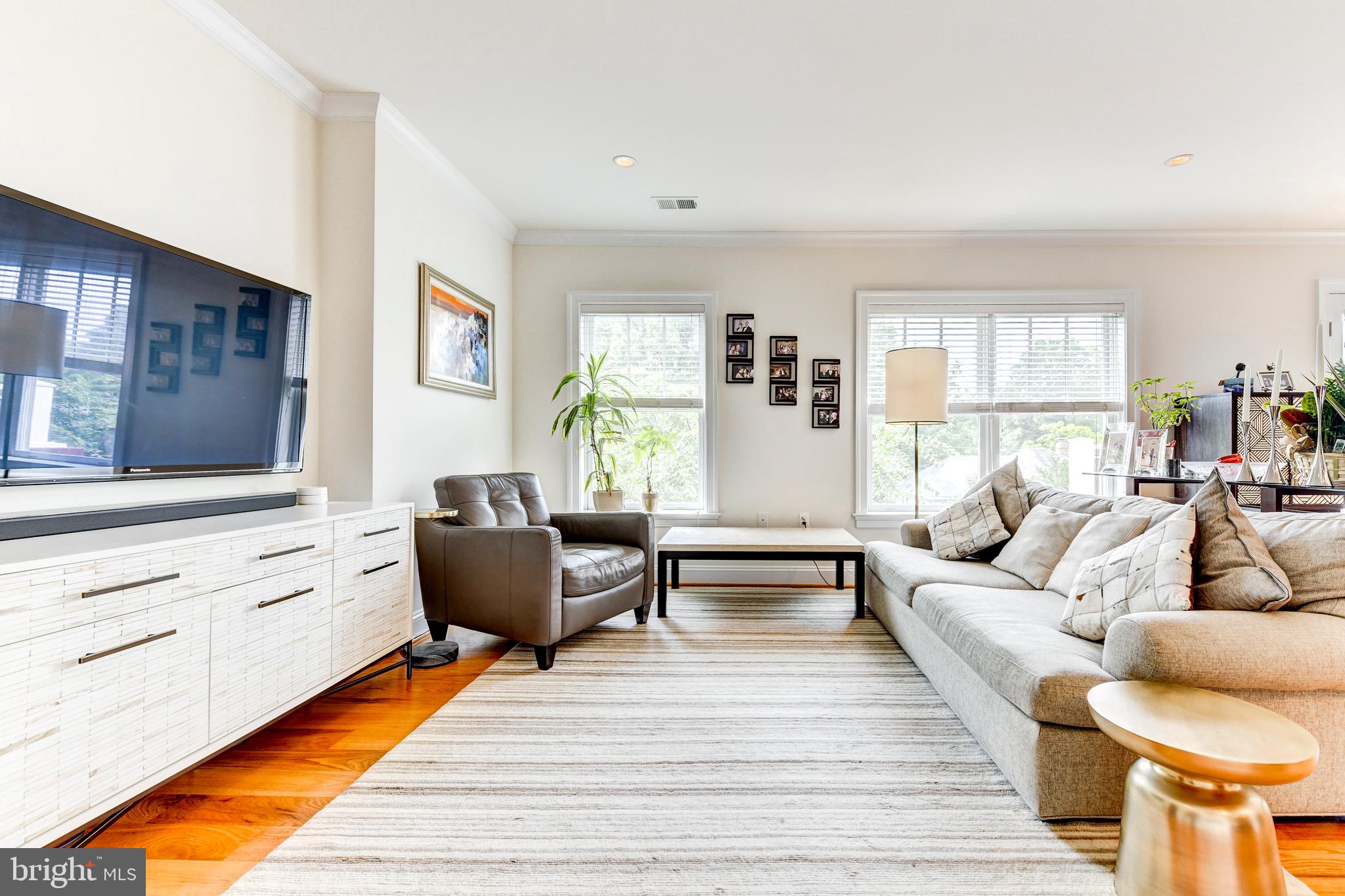 CLARENDON - Residential Lease