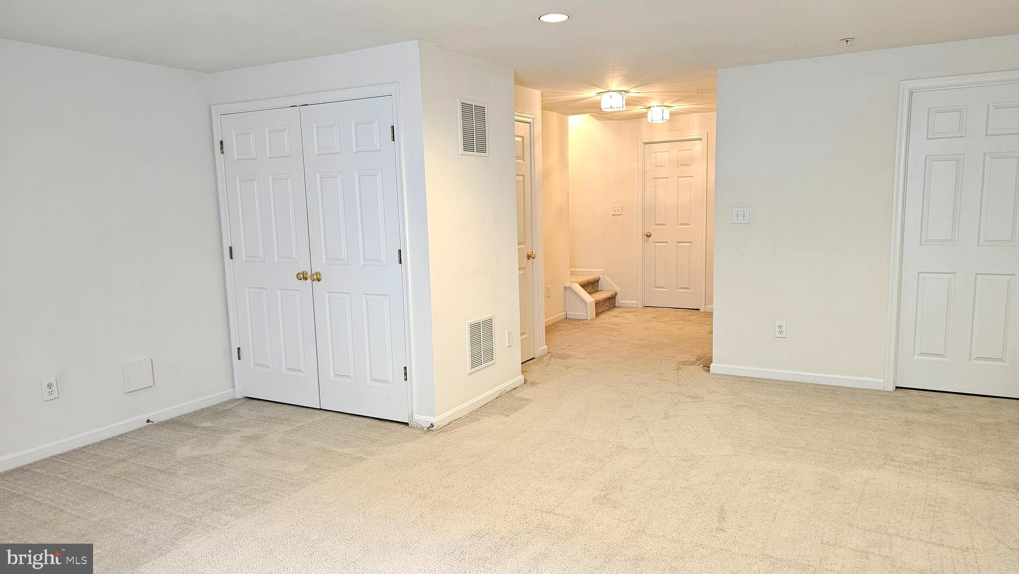 URBANA - Residential Lease