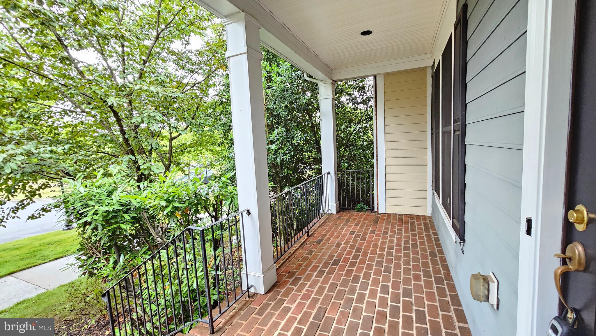 URBANA - Residential Lease