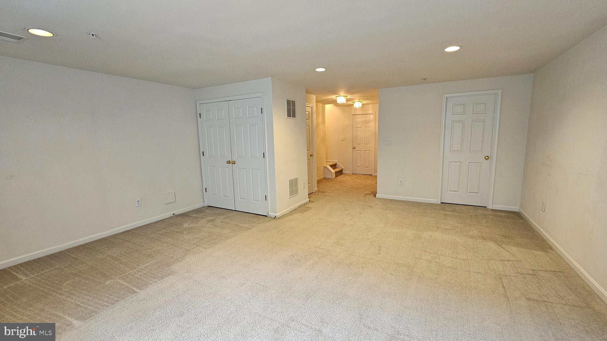 URBANA - Residential Lease