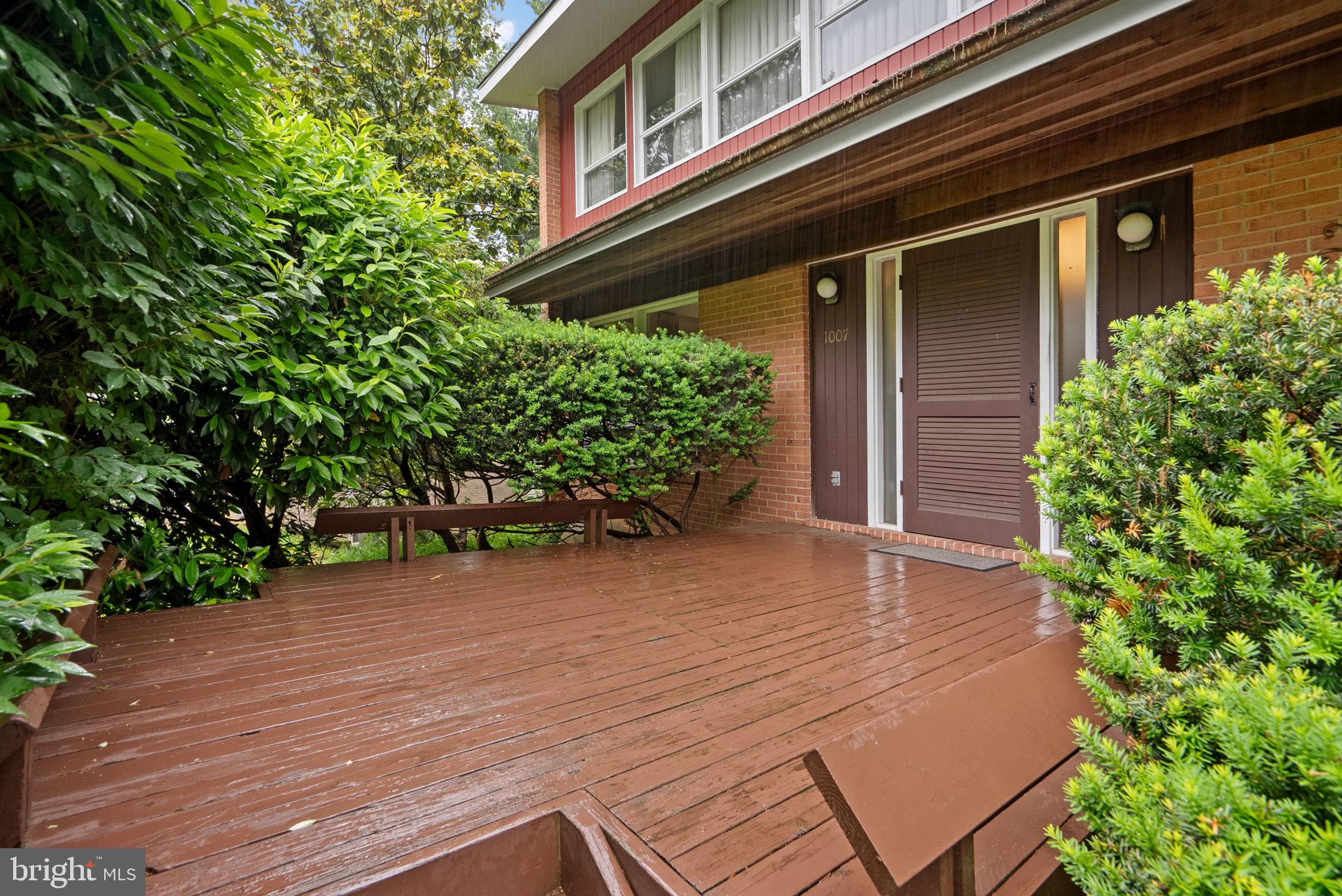 CREST PARK - Residential