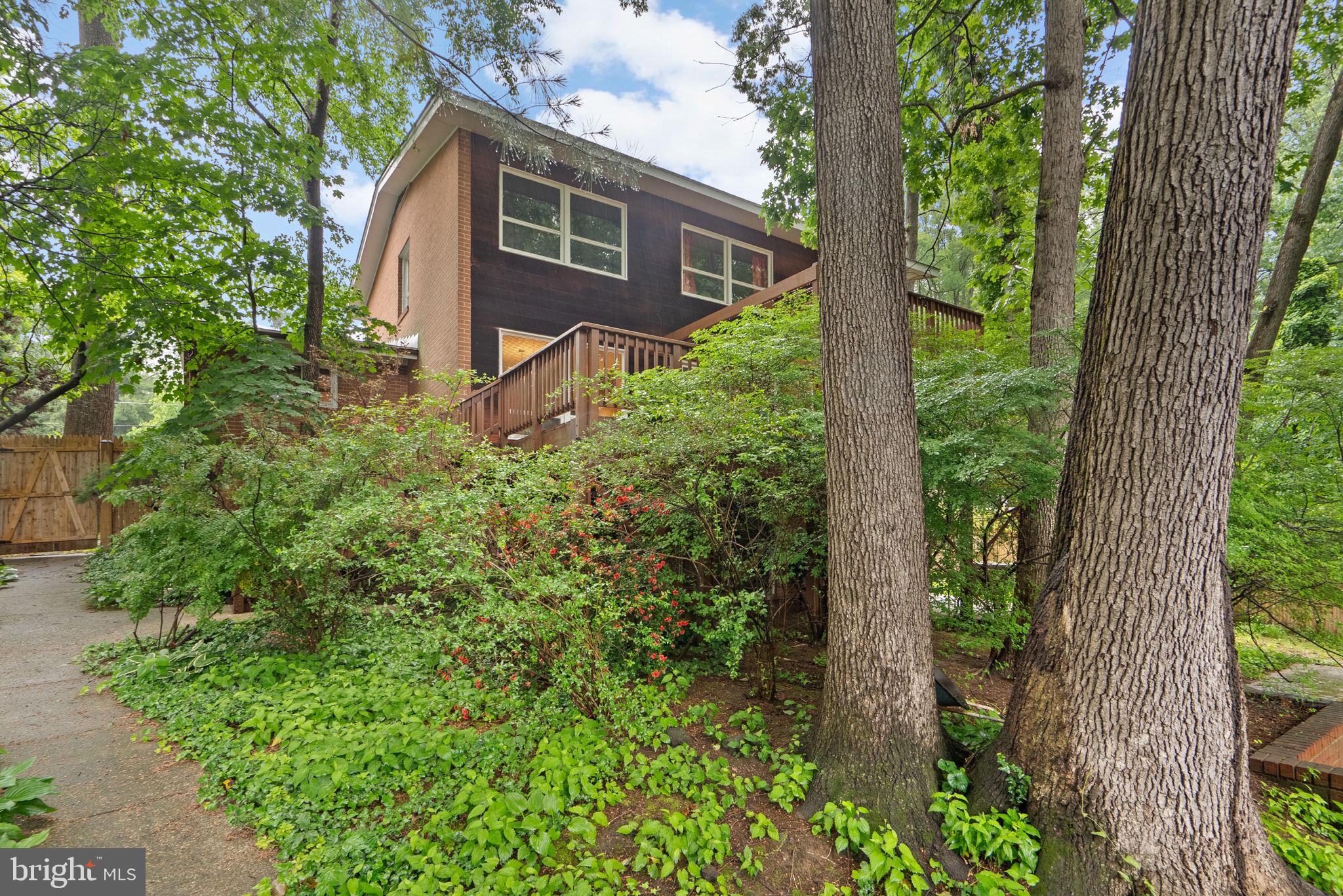 CREST PARK - Residential