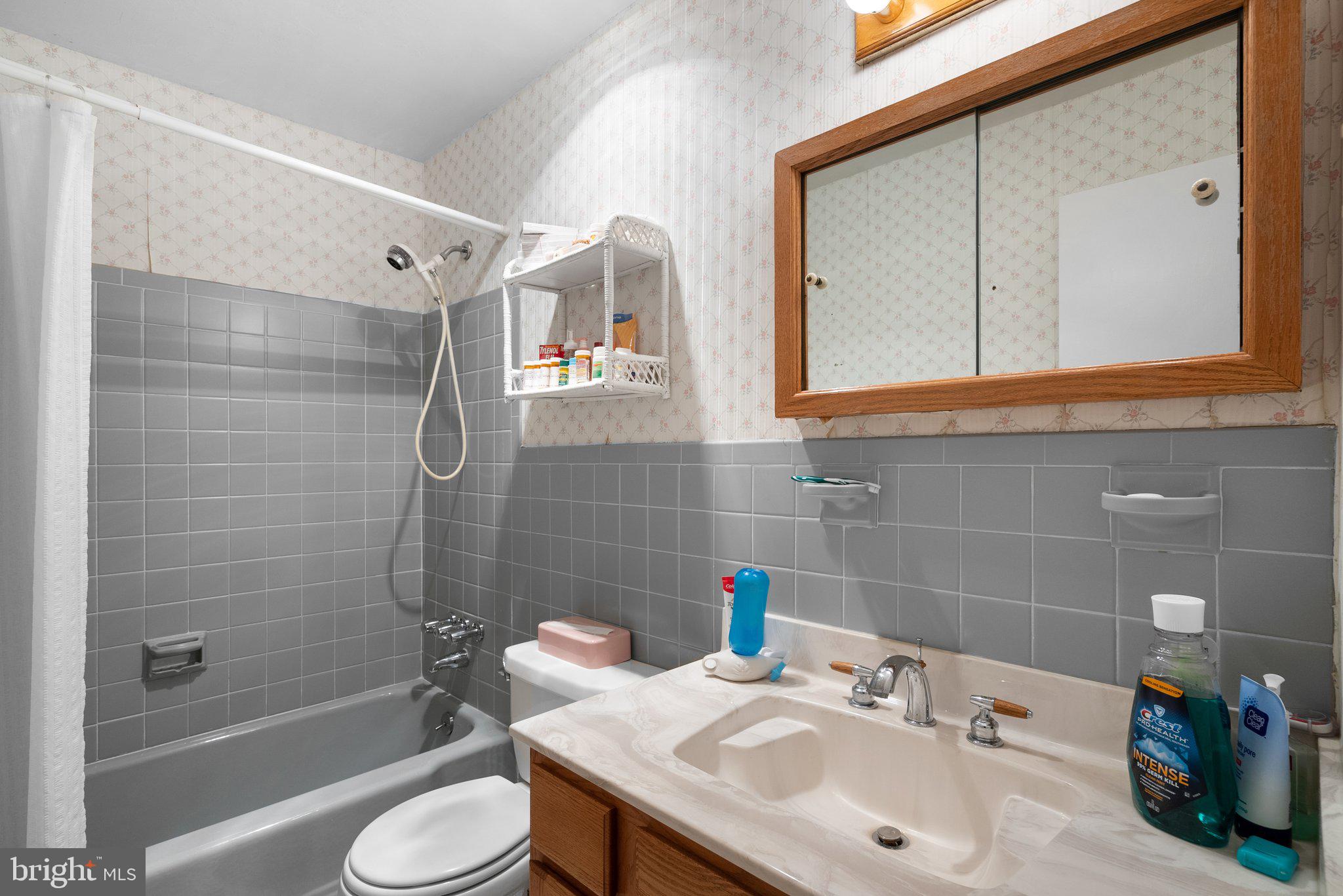 CREST PARK - Residential