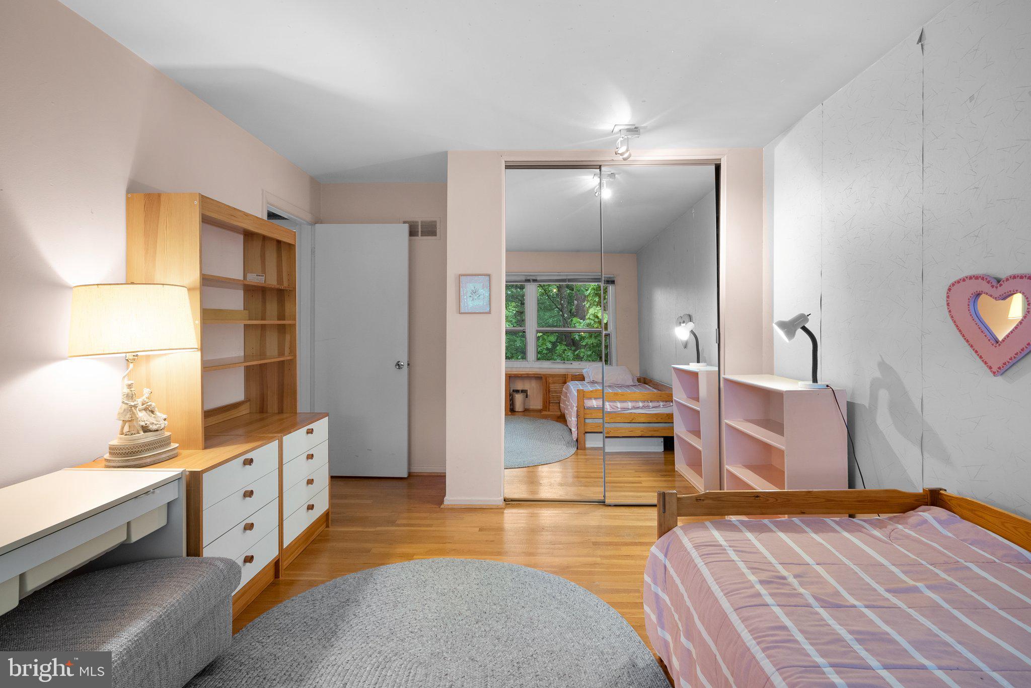 CREST PARK - Residential