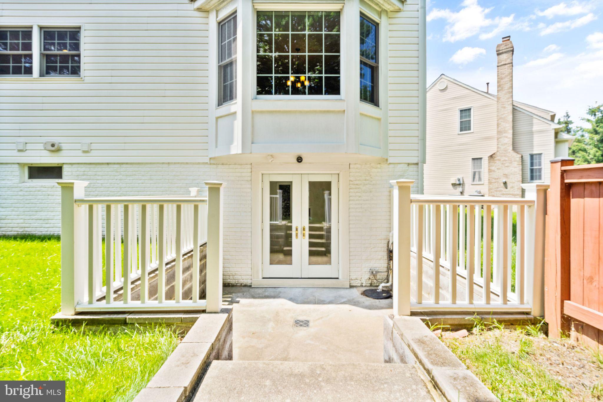 MONROE MANOR - Residential Lease