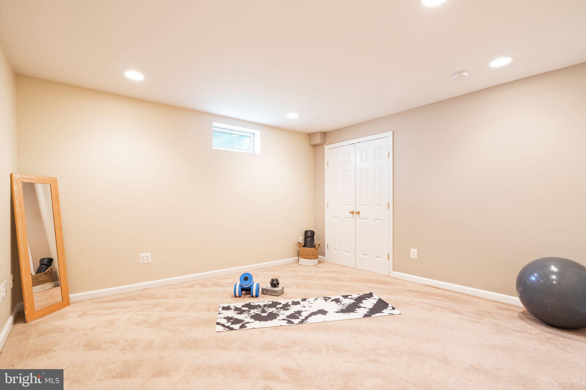 MONROE MANOR - Residential Lease