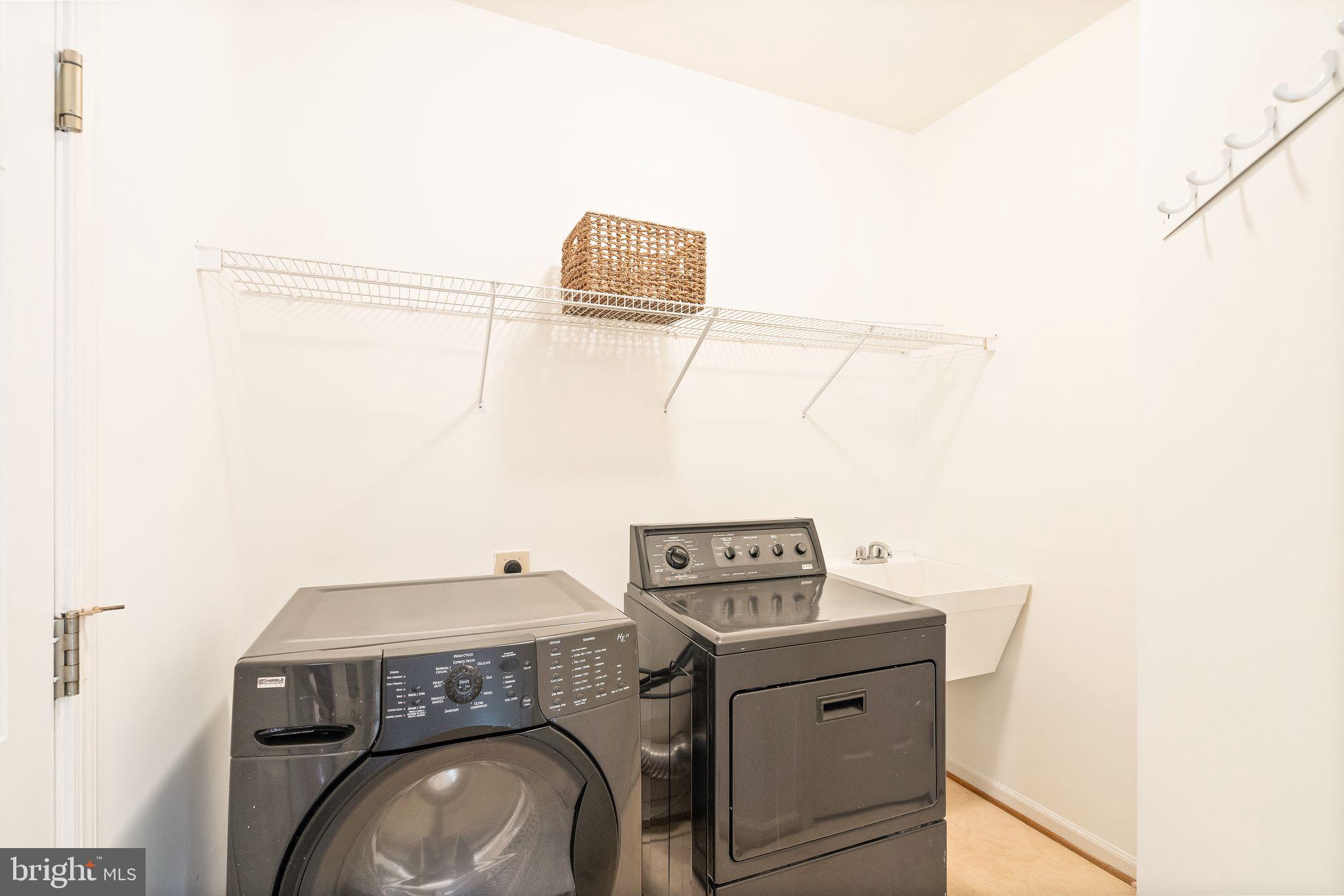 MONROE MANOR - Residential Lease