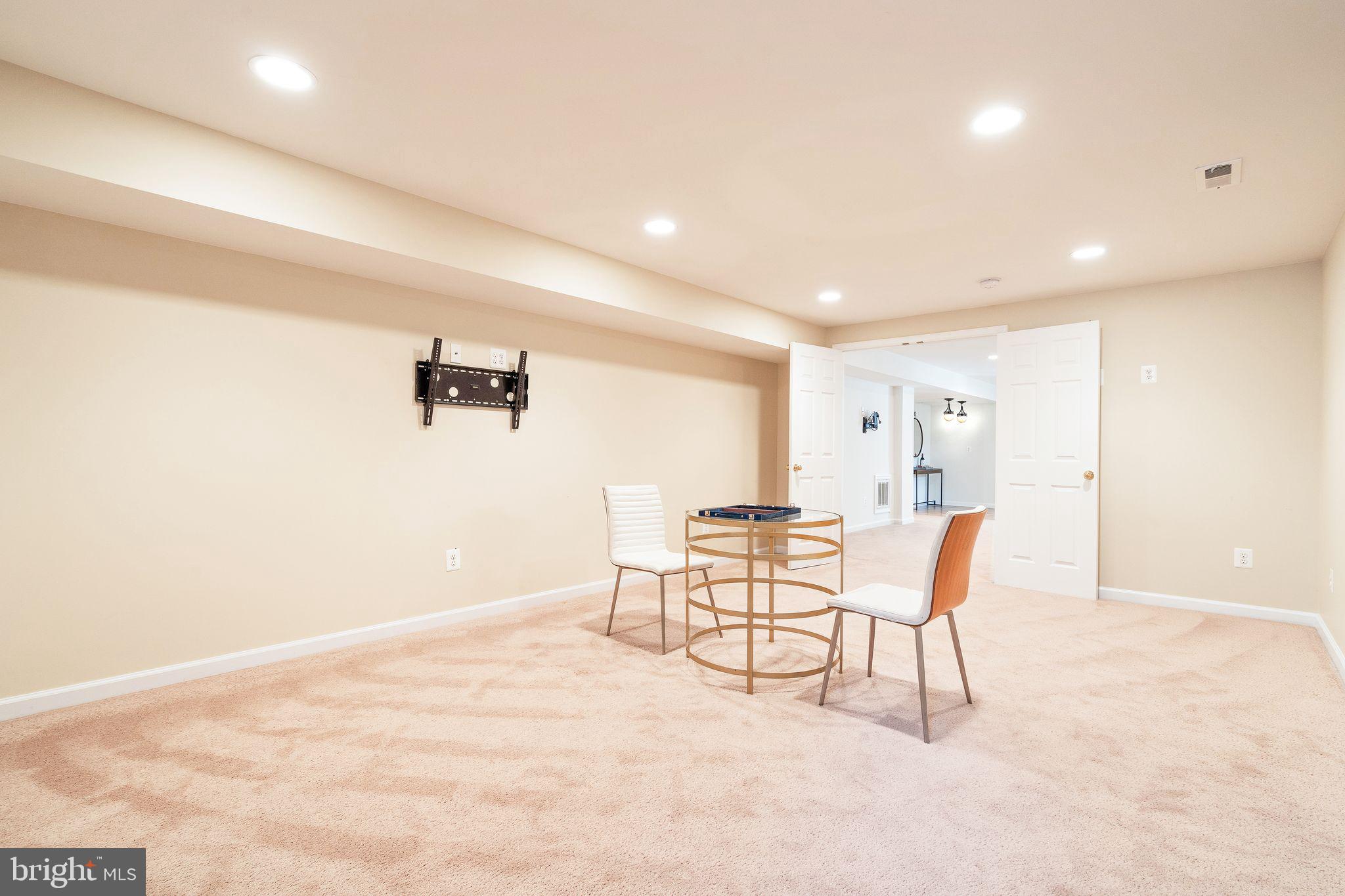 MONROE MANOR - Residential Lease