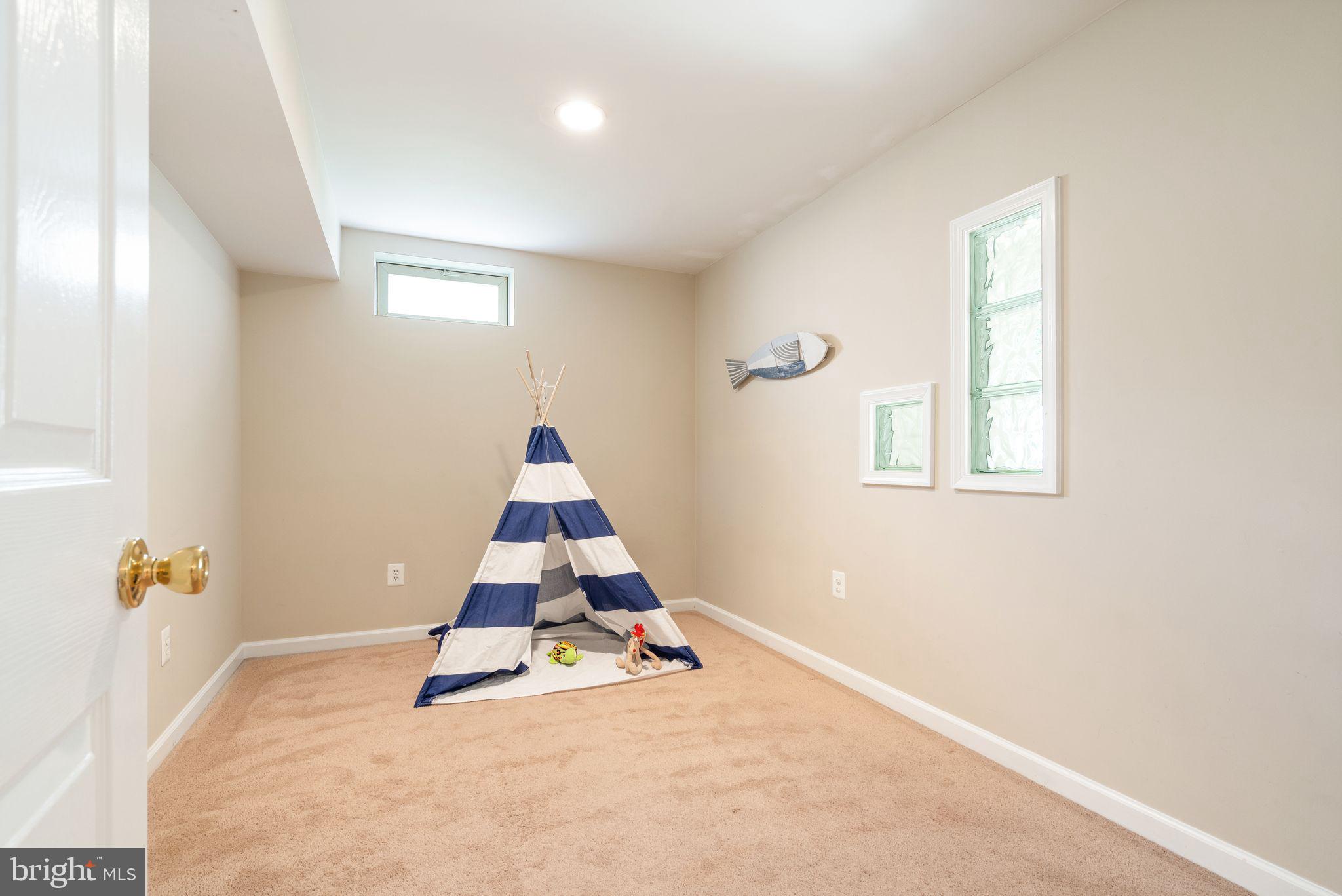 MONROE MANOR - Residential Lease